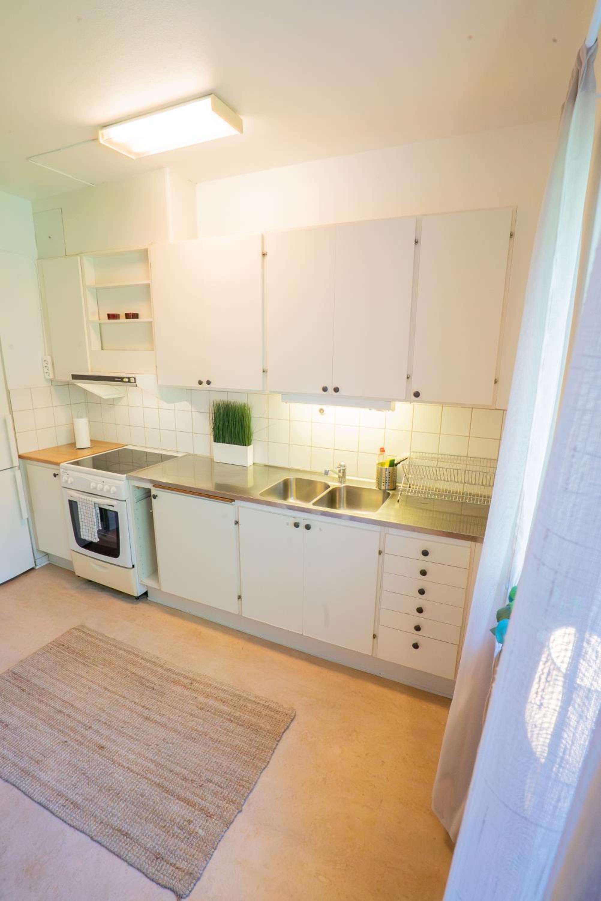 Welcoming Studio Near Cafés, City & Tram Lines