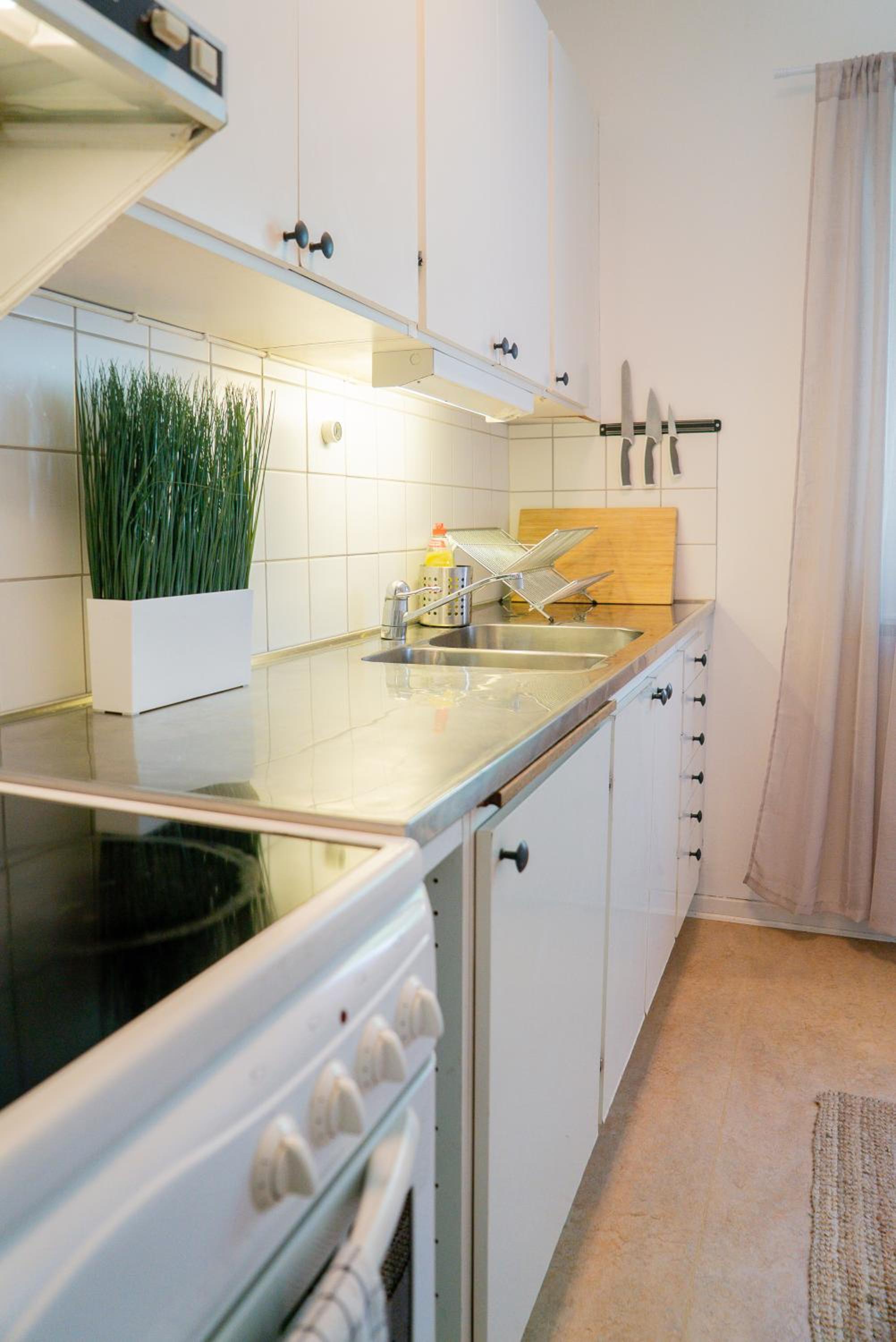 Welcoming Studio Near Cafés, City & Tram Lines