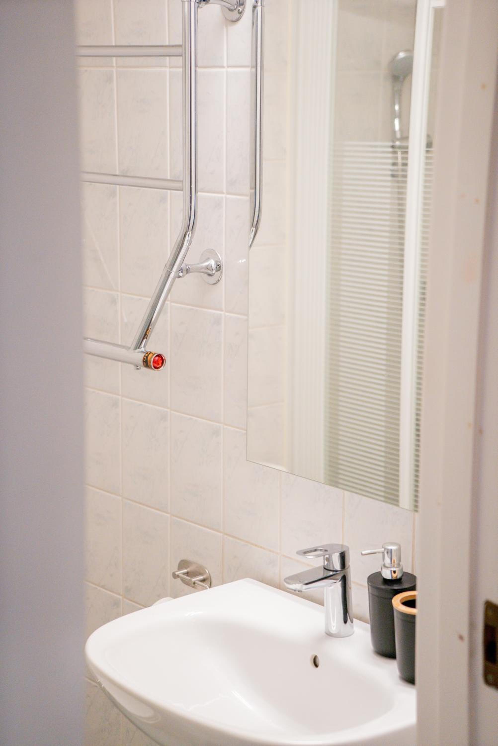 Welcoming Studio Near Cafés, City & Tram Lines