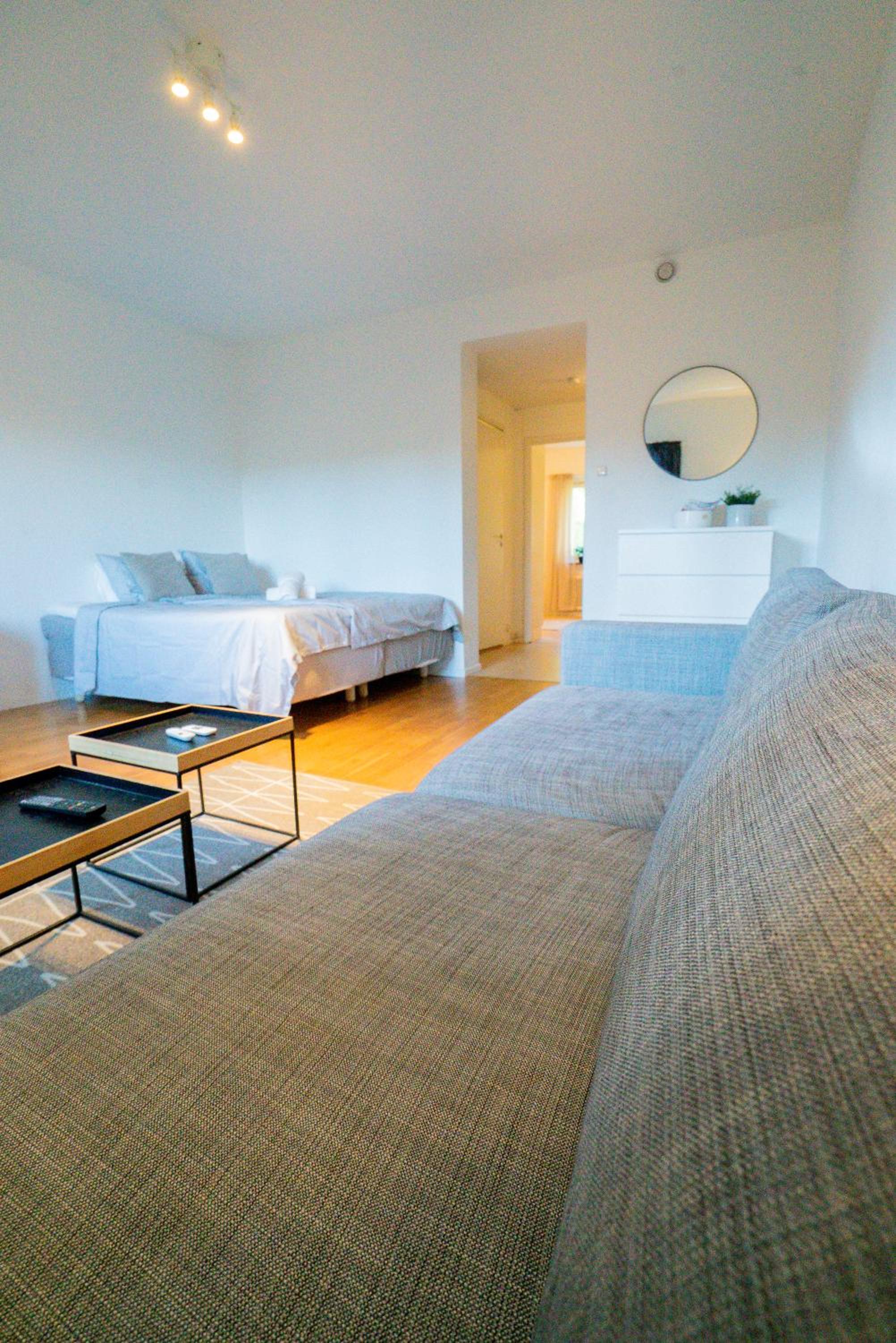 Welcoming Studio Near Cafés, City & Tram Lines
