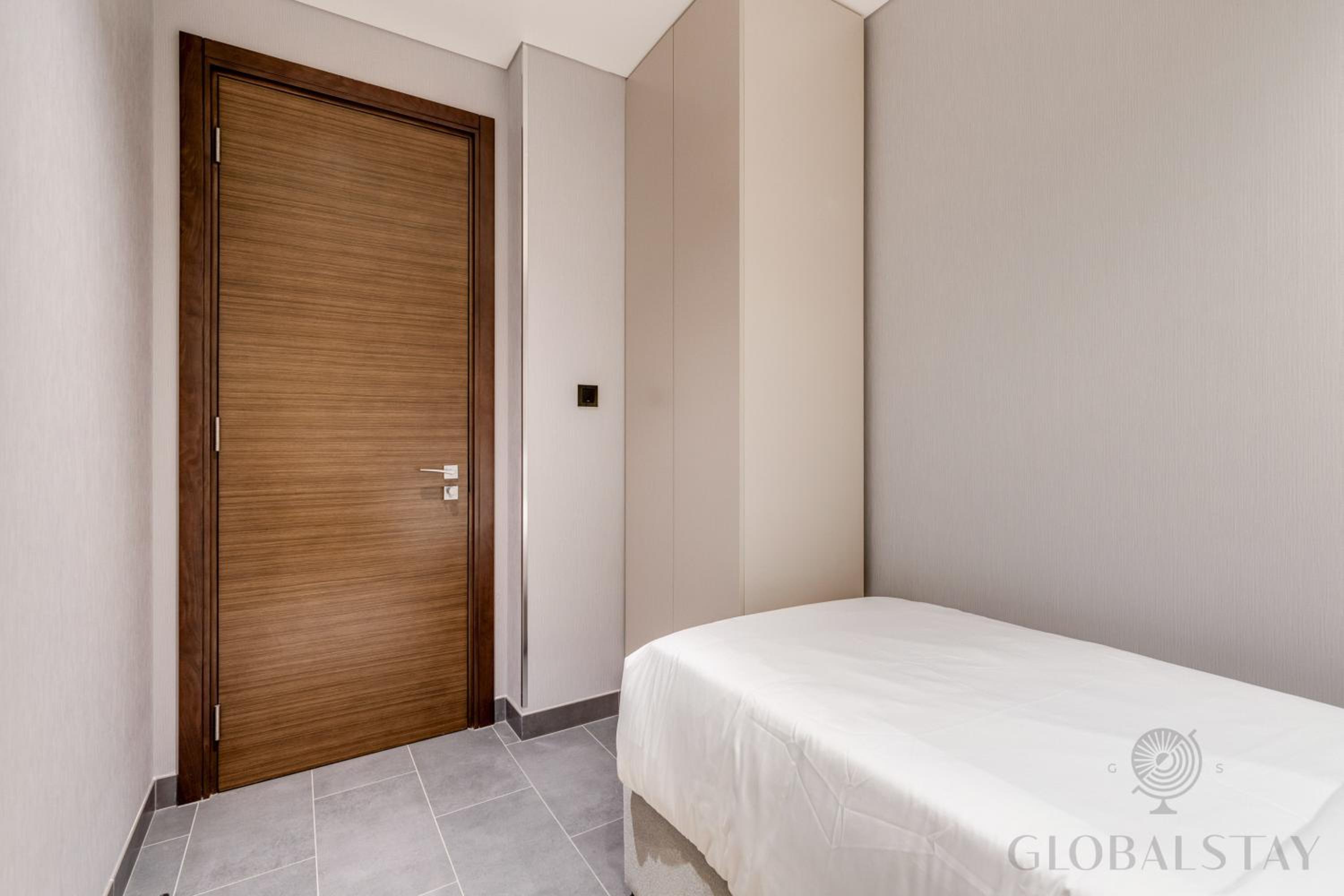 GlobalStay The Crest Tower C Apartments Dubai