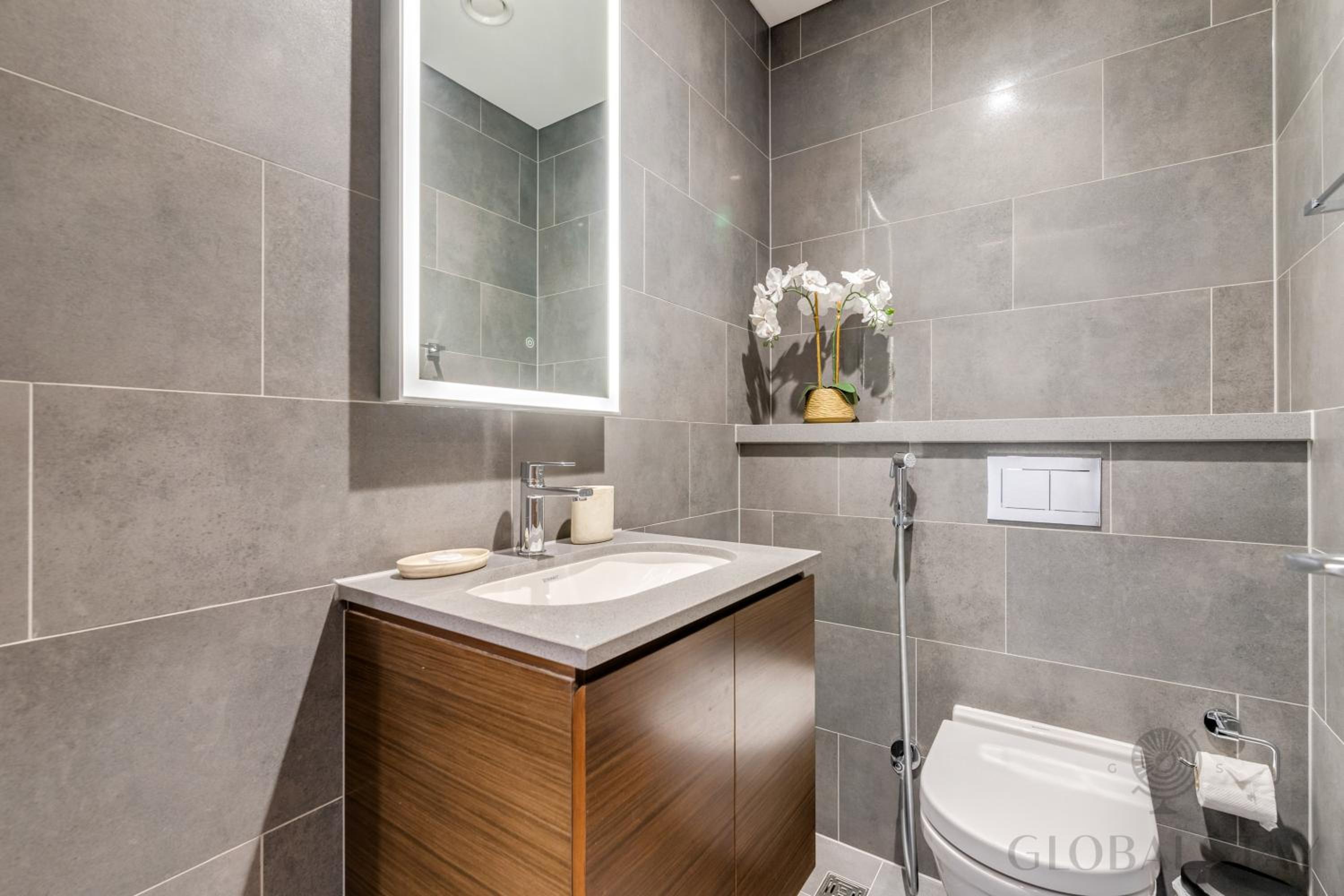 GlobalStay The Crest Tower C Apartments Dubai
