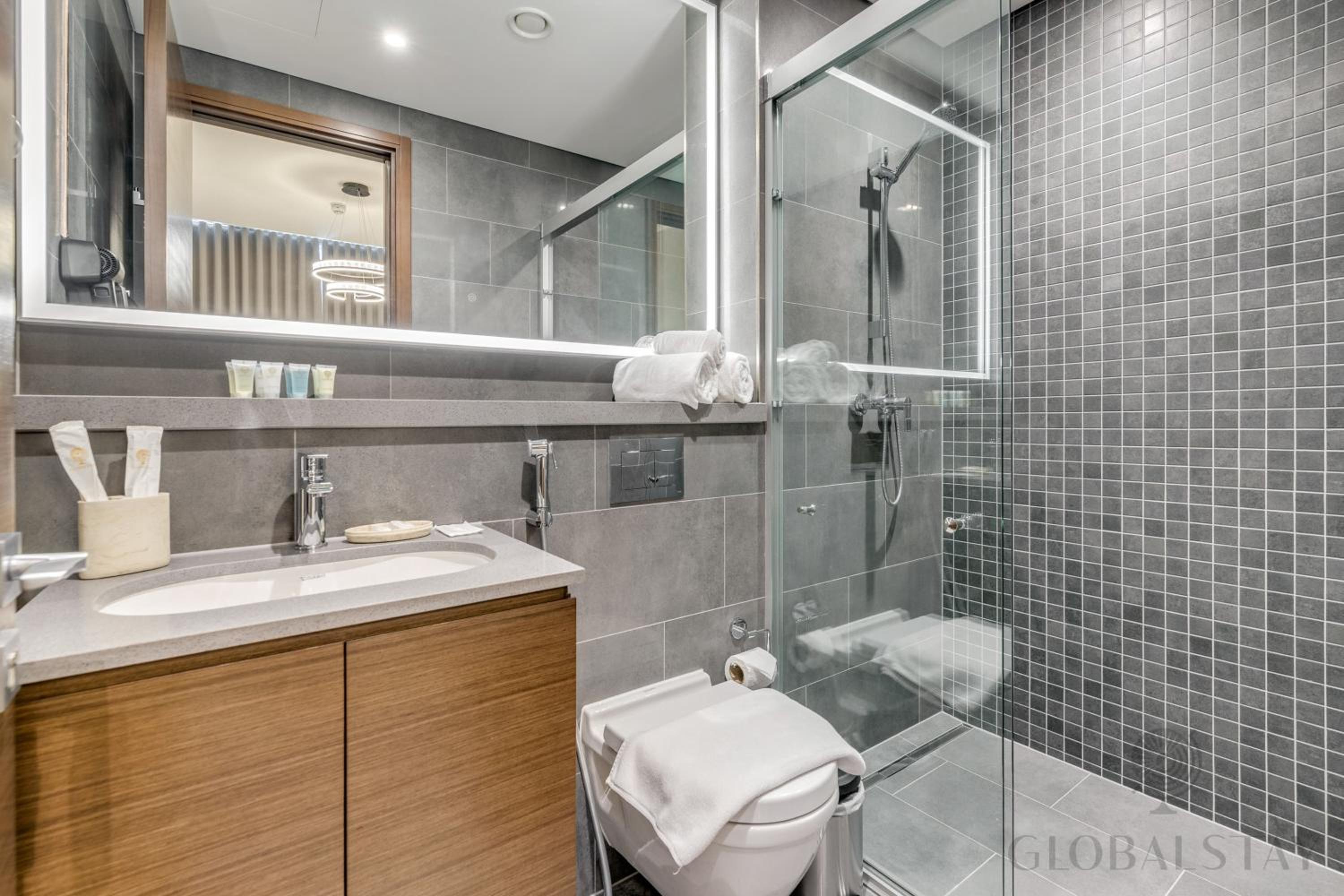 GlobalStay The Crest Tower C Apartments Dubai