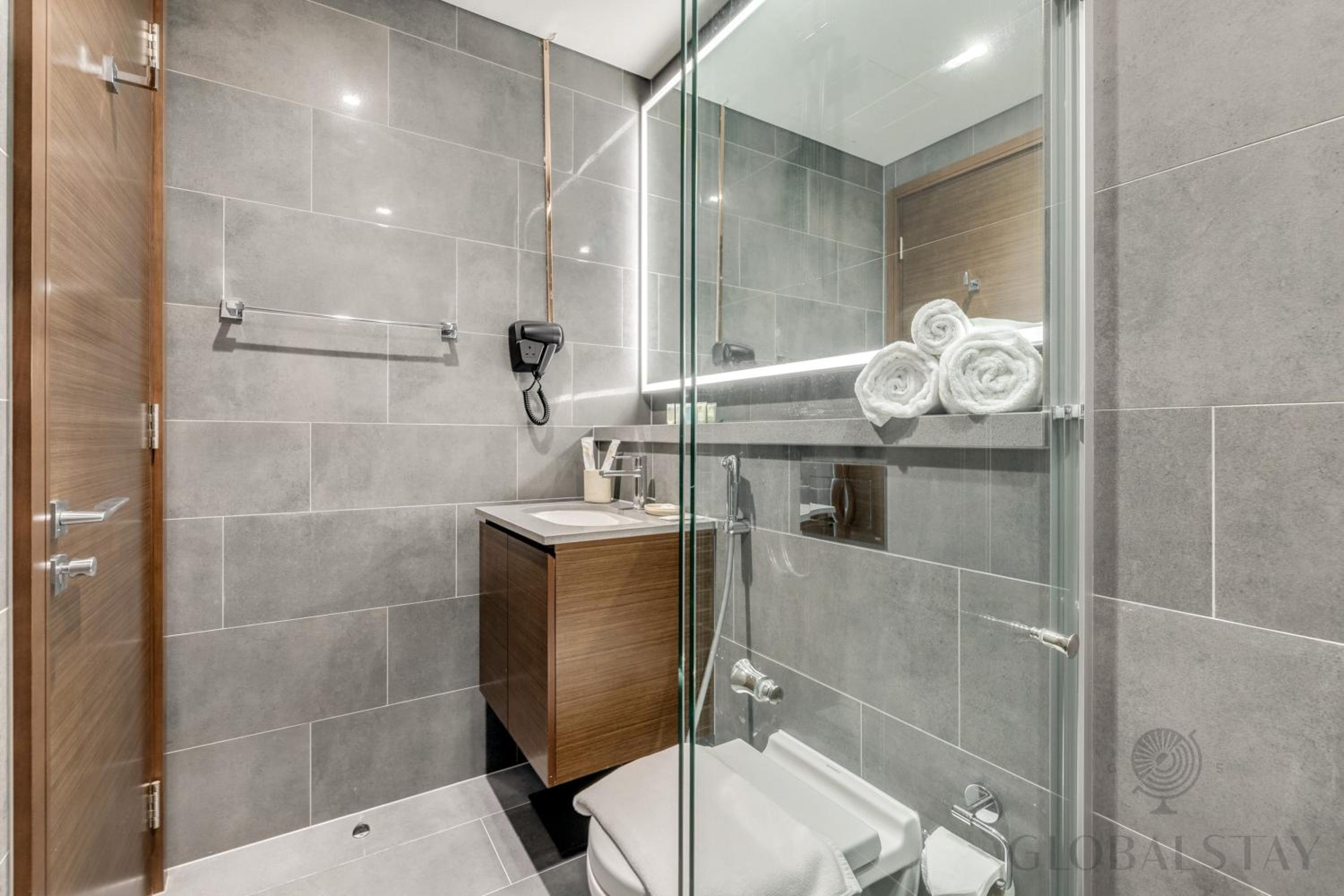 GlobalStay The Crest Tower C Apartments Dubai