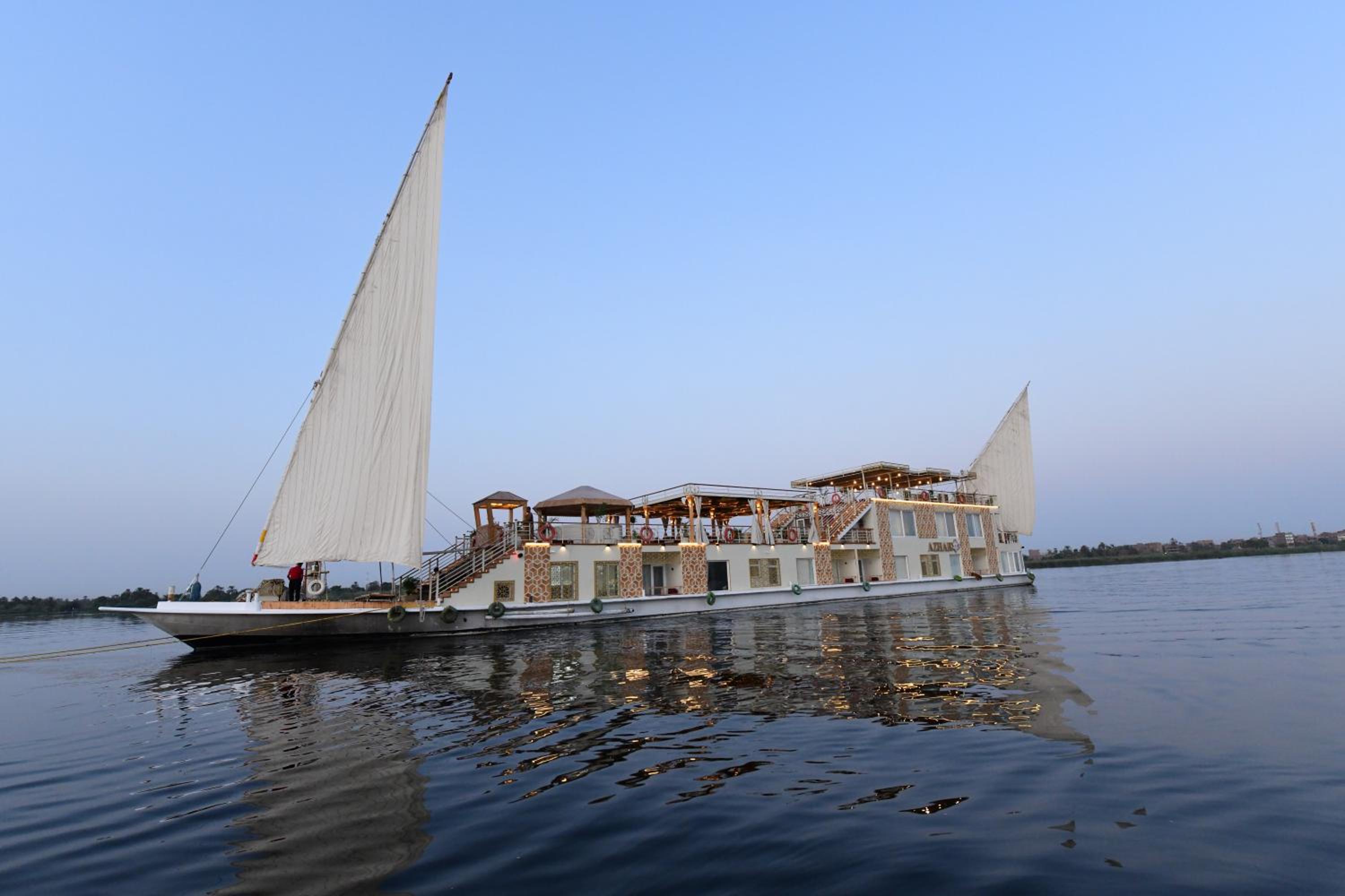 Azhar Dahabiya luxury suites