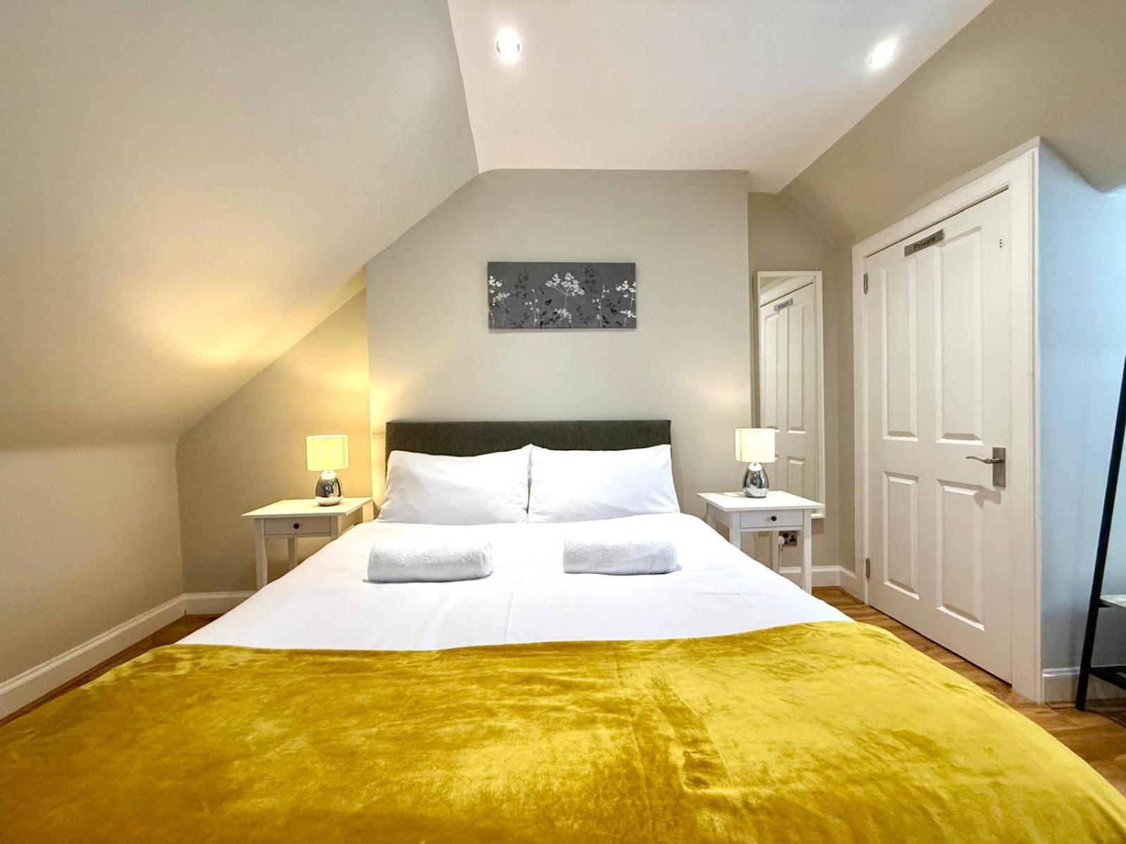 Historic Mews House 2BR in Edinburgh City Centre