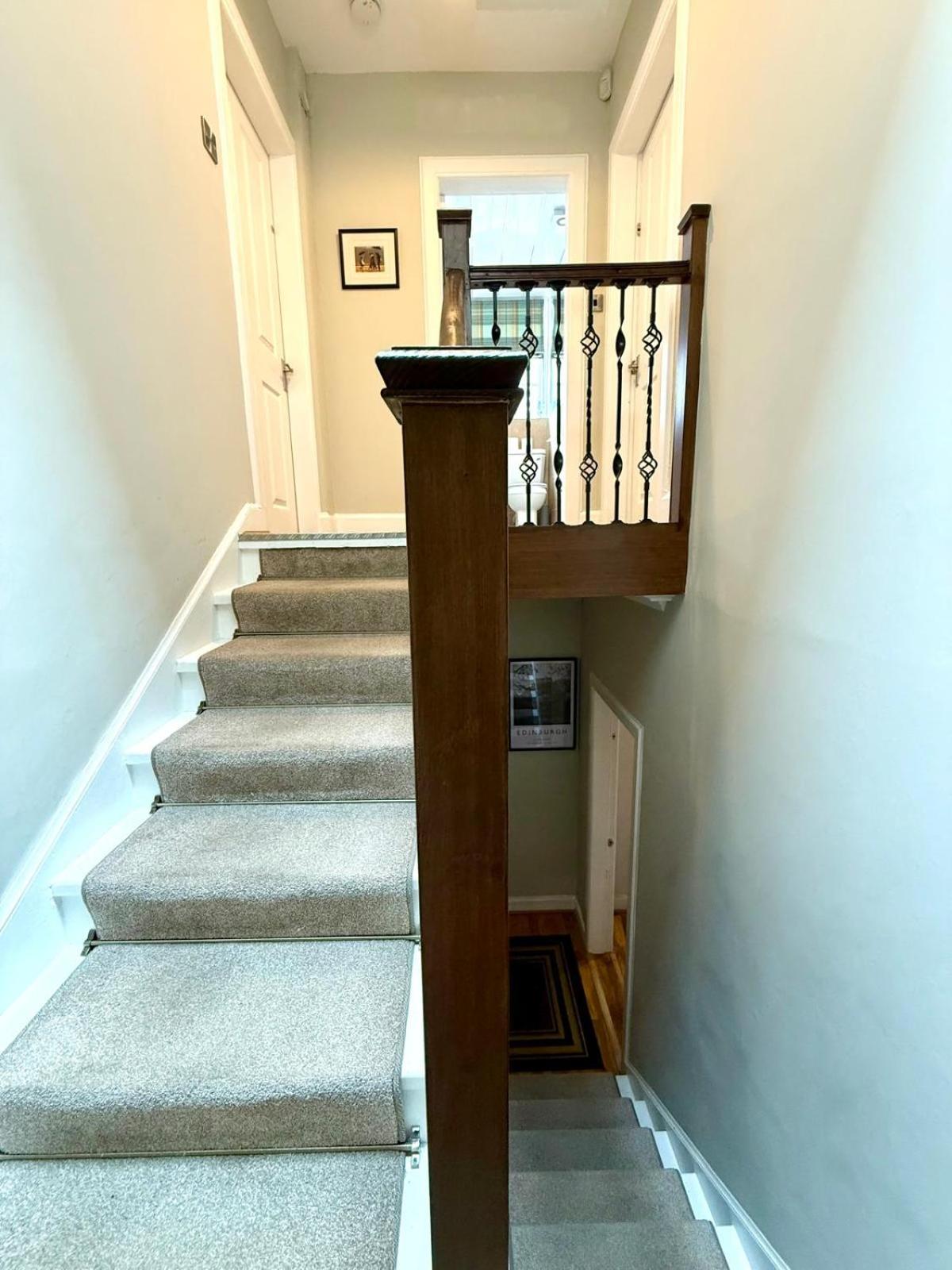 Historic Mews House 2BR in Edinburgh City Centre