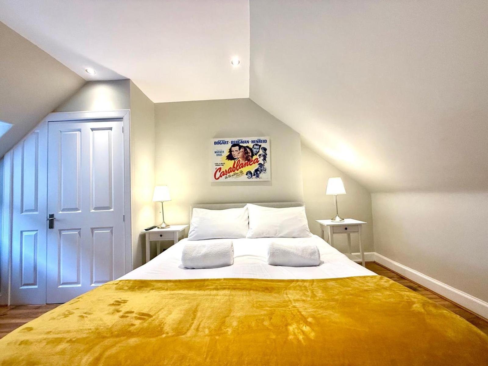 Historic Mews House 2BR in Edinburgh City Centre