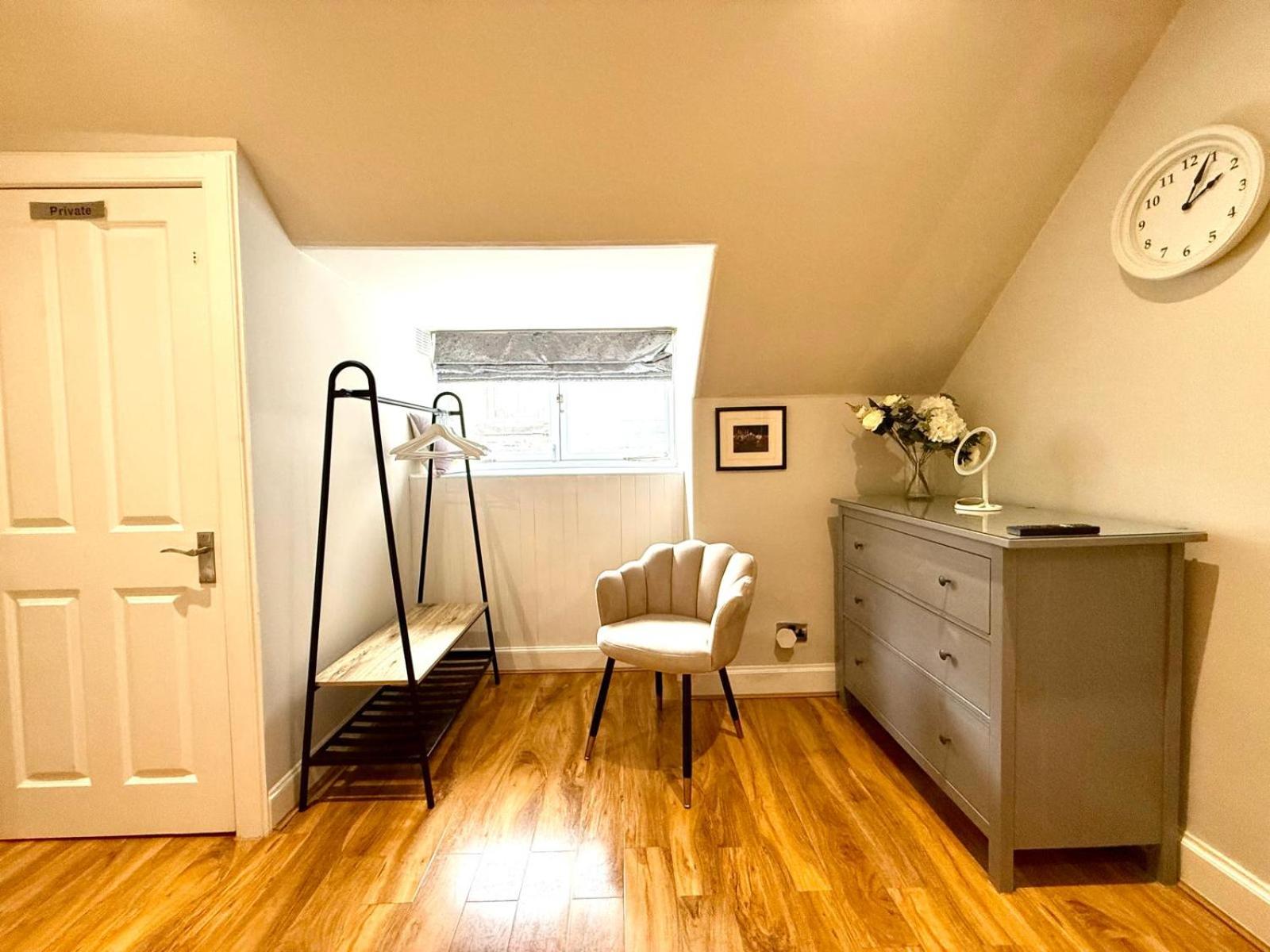 Historic Mews House 2BR in Edinburgh City Centre