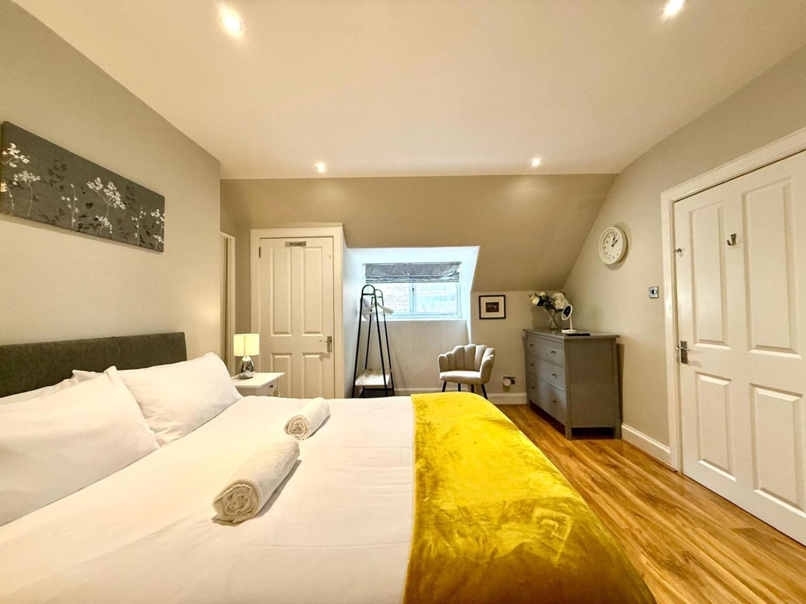 Historic Mews House 2BR in Edinburgh City Centre