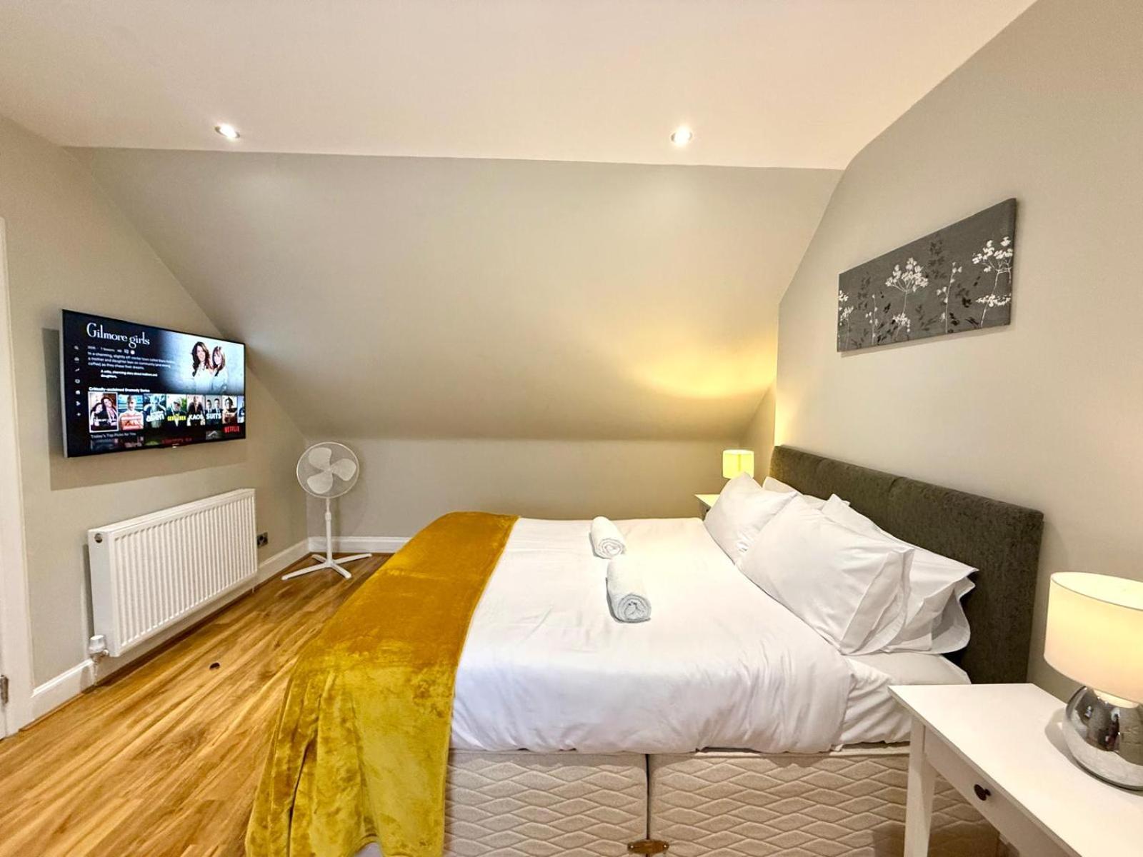 Historic Mews House 2BR in Edinburgh City Centre