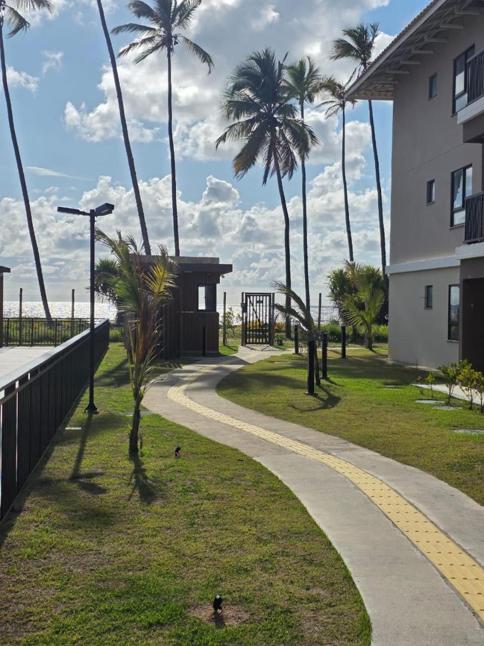 Apê pé na areia Ilhéus - beira mar, acesso direto à praia, piscinas, jogos, espaço kids - Vog Marine
