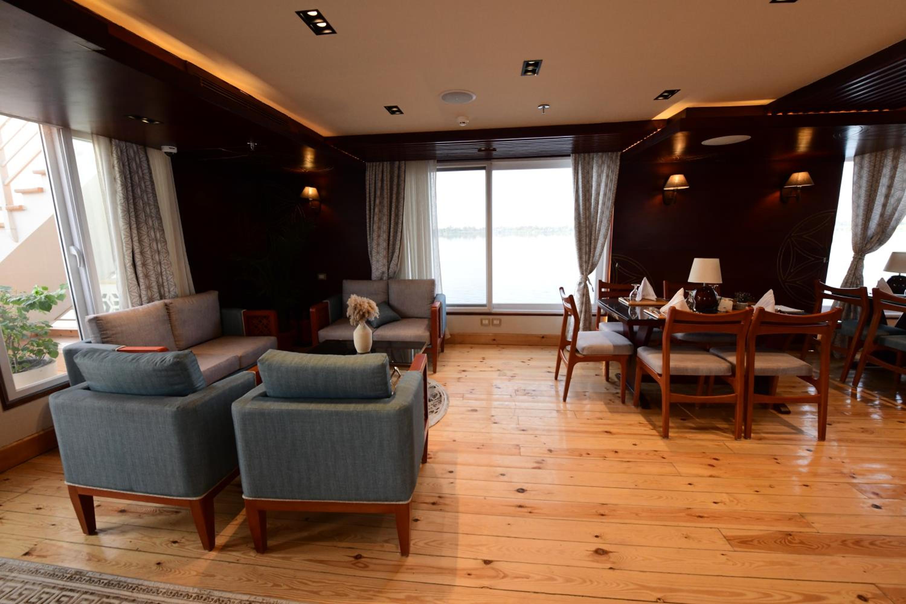 Azhar Dahabiya luxury suites
