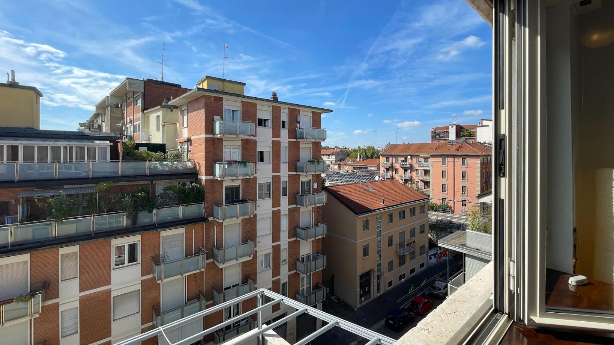Spacious & Bright Flat near Bocconi & Navigli