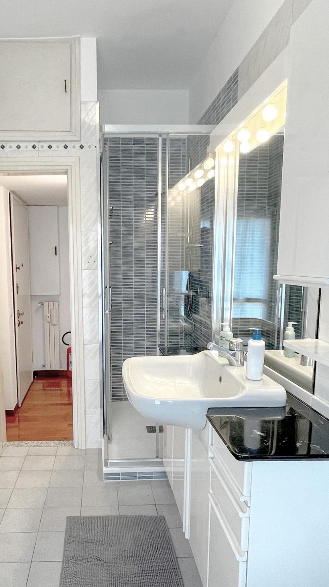 Spacious & Bright Flat near Bocconi & Navigli