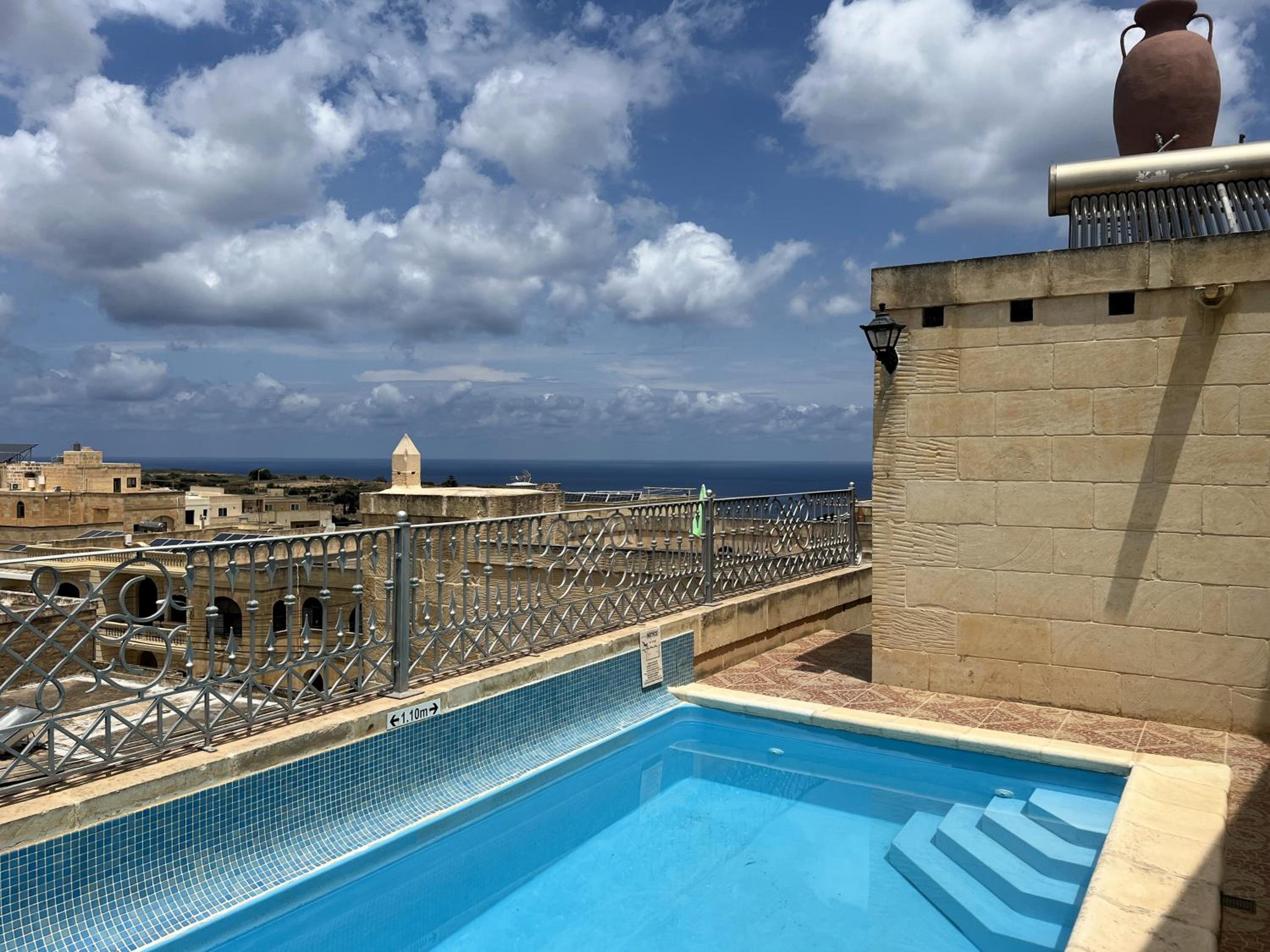Historic Farmhouse close to San Blass Beach with Courtyard, Kitchen Terrace and Rooftop Pool