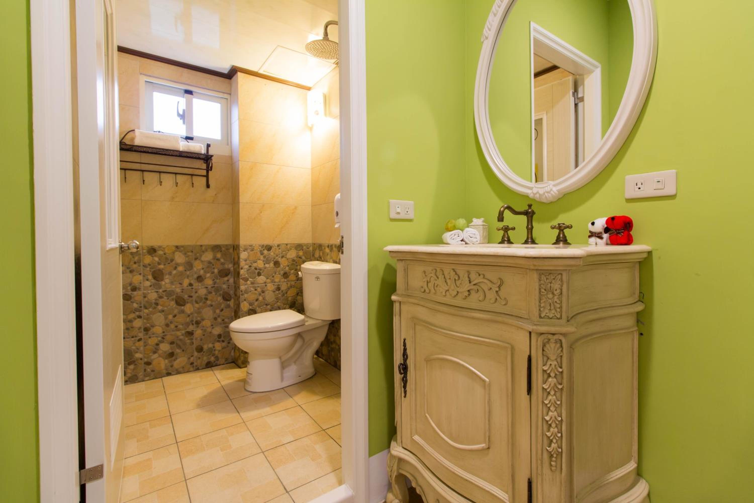 Alice Wonderland B&B