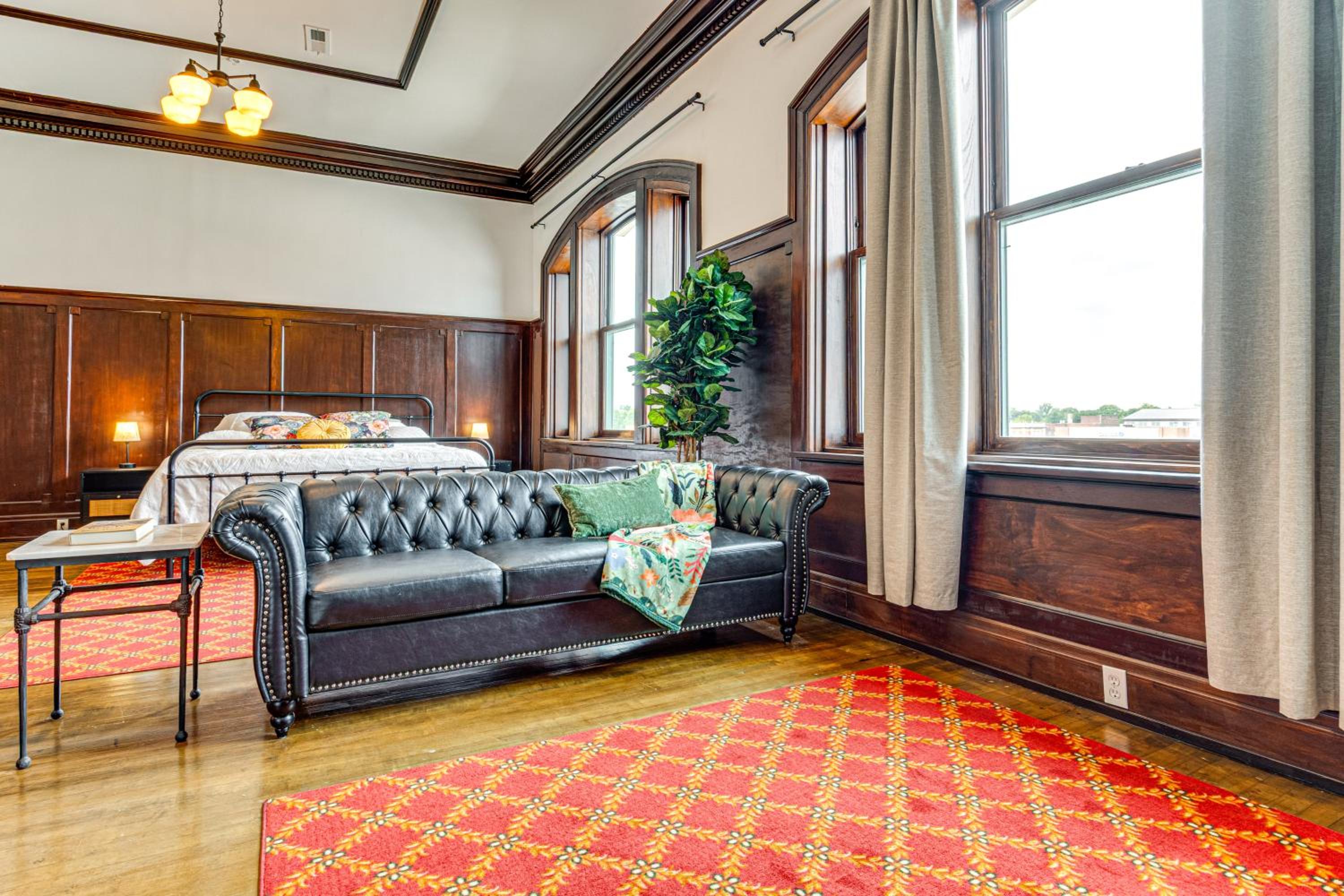 Modern Elegance Timeless Crawfordsville Studio!