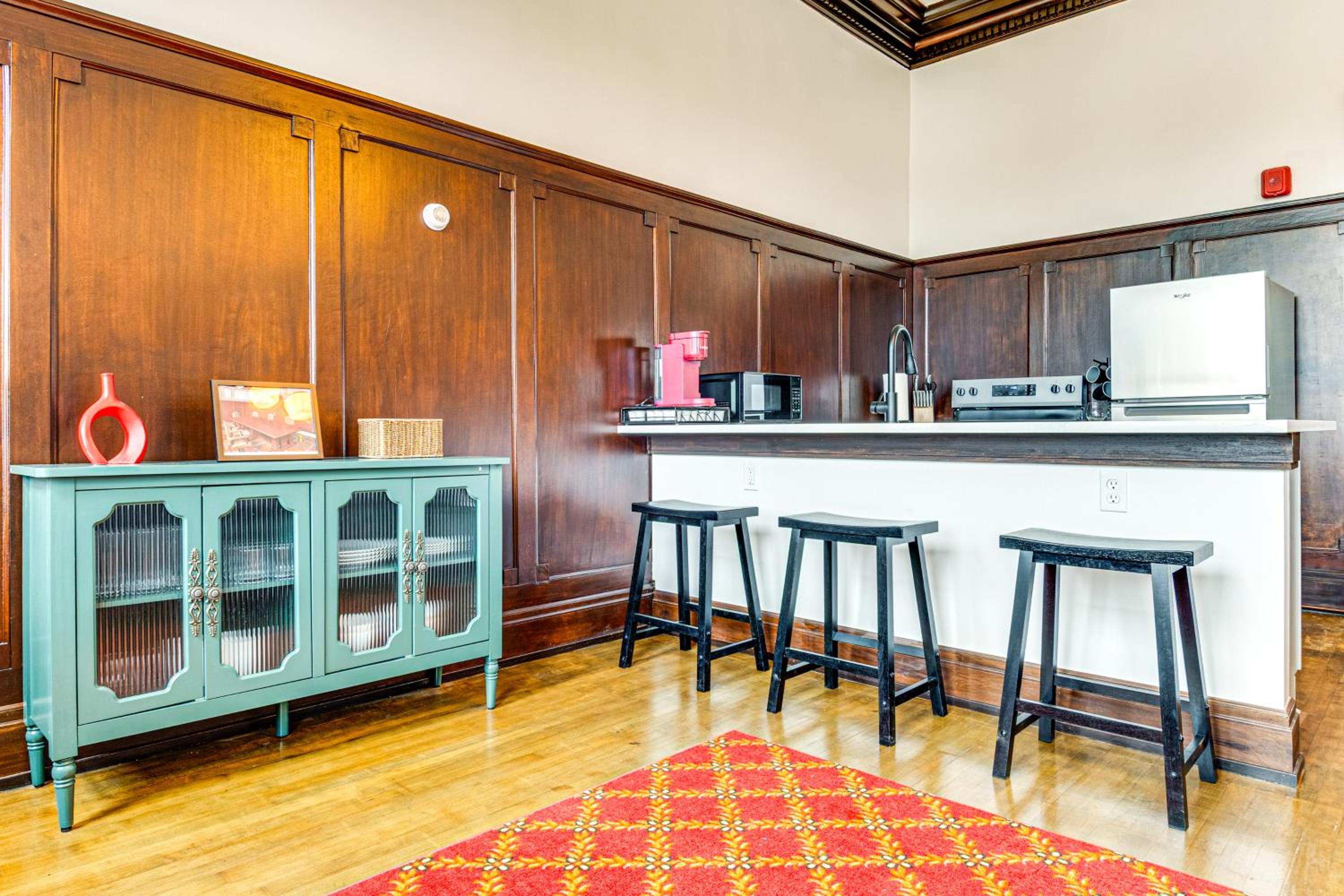 Modern Elegance Timeless Crawfordsville Studio!