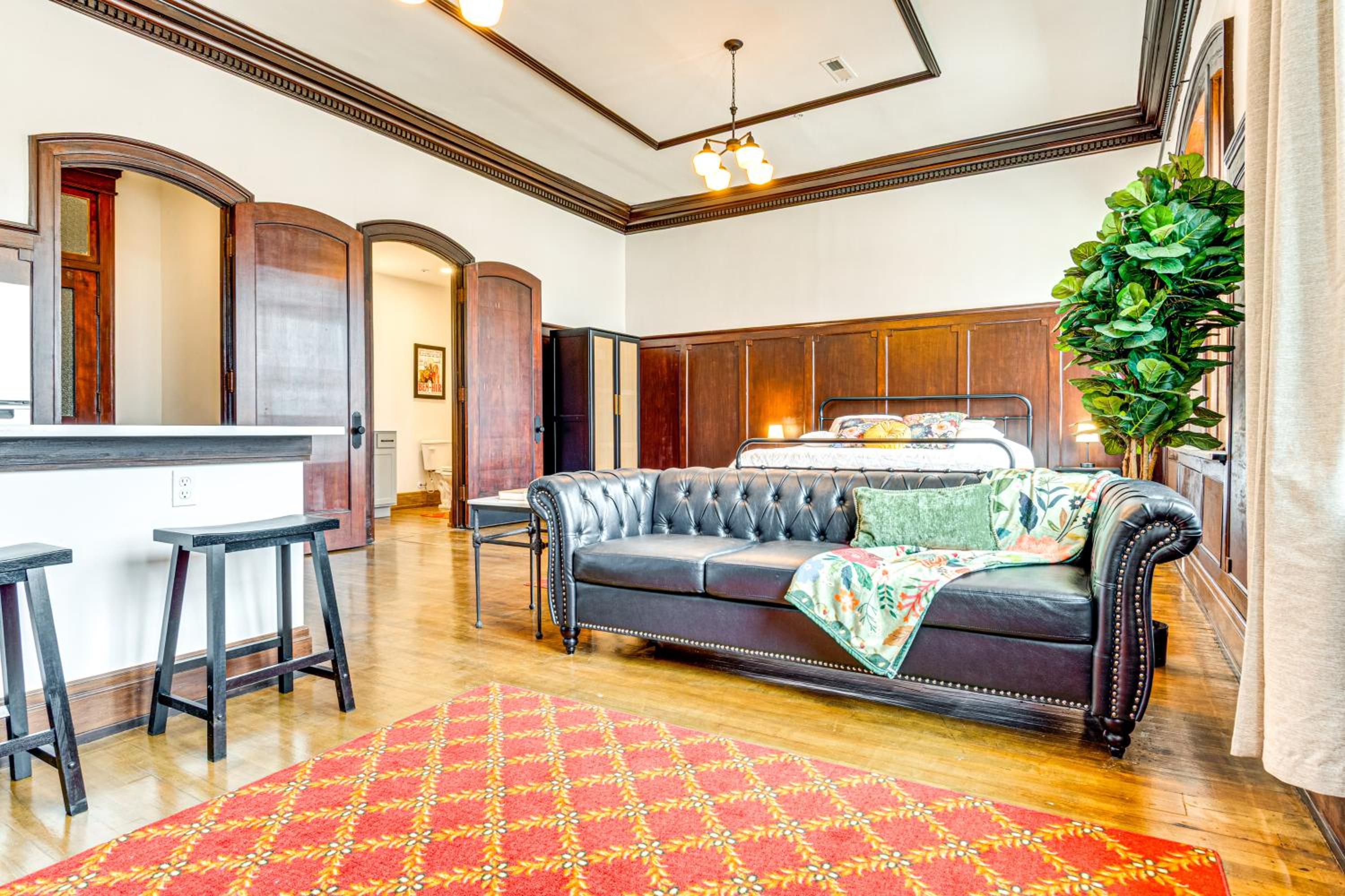 Modern Elegance Timeless Crawfordsville Studio!