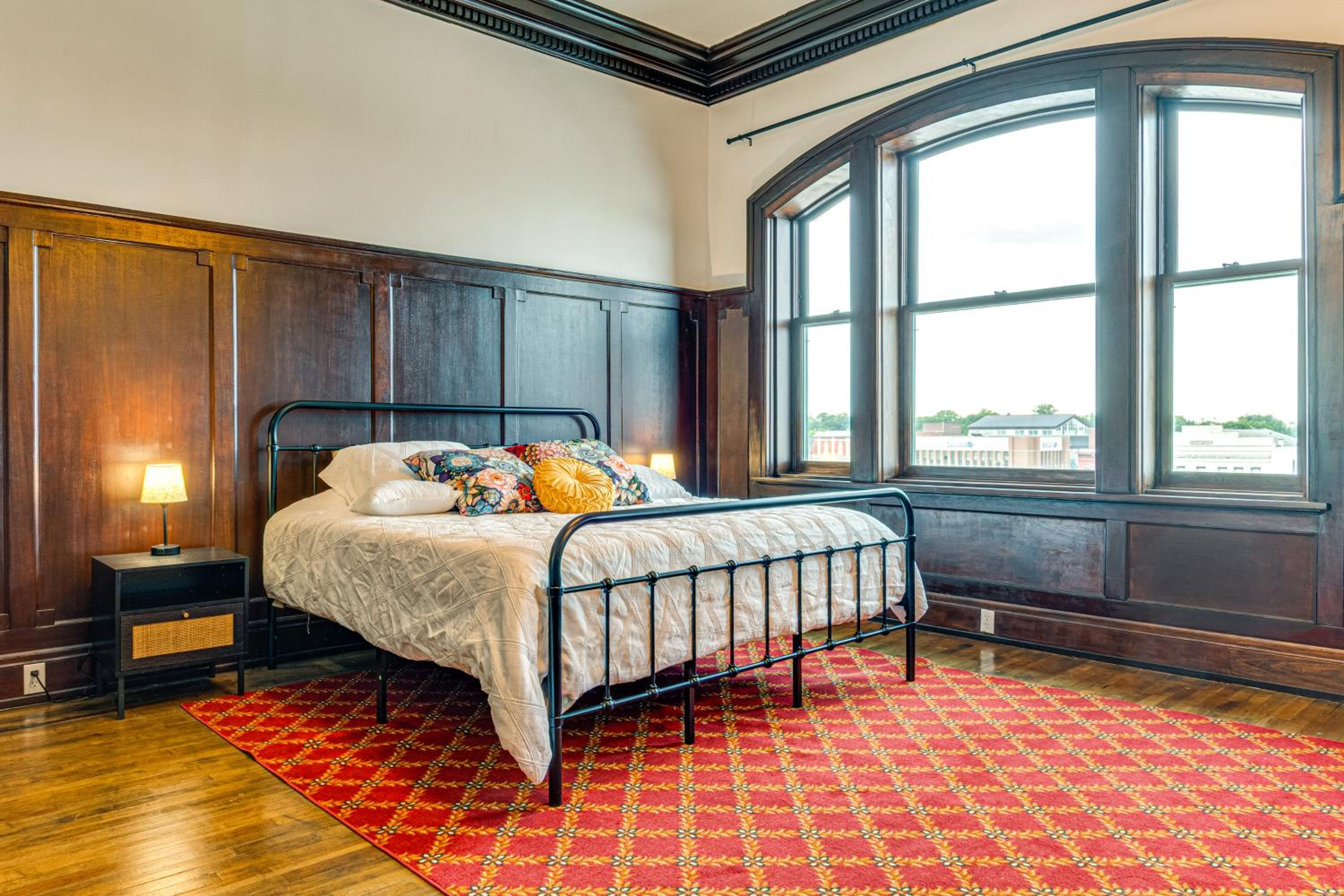 Modern Elegance Timeless Crawfordsville Studio!