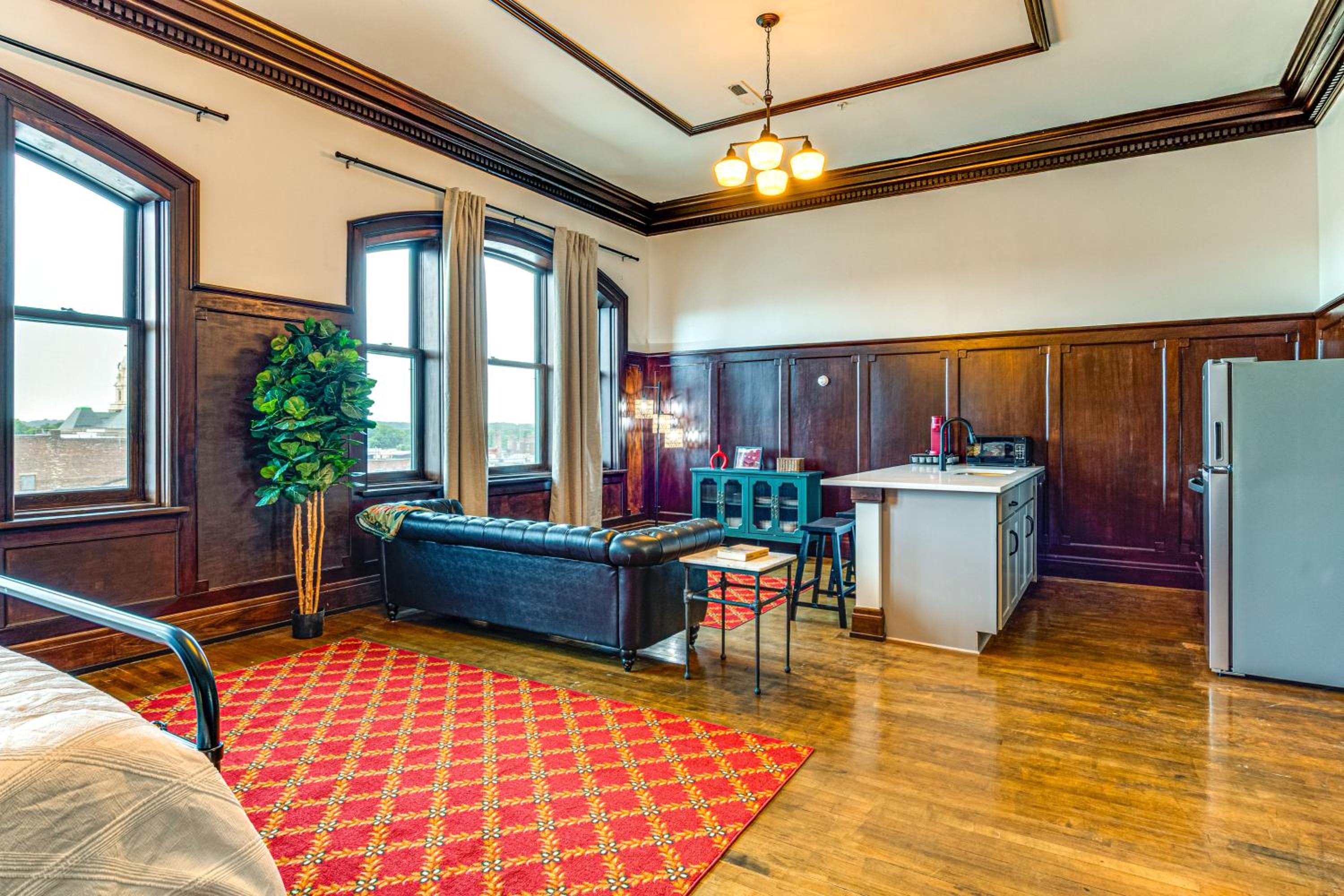 Modern Elegance Timeless Crawfordsville Studio!