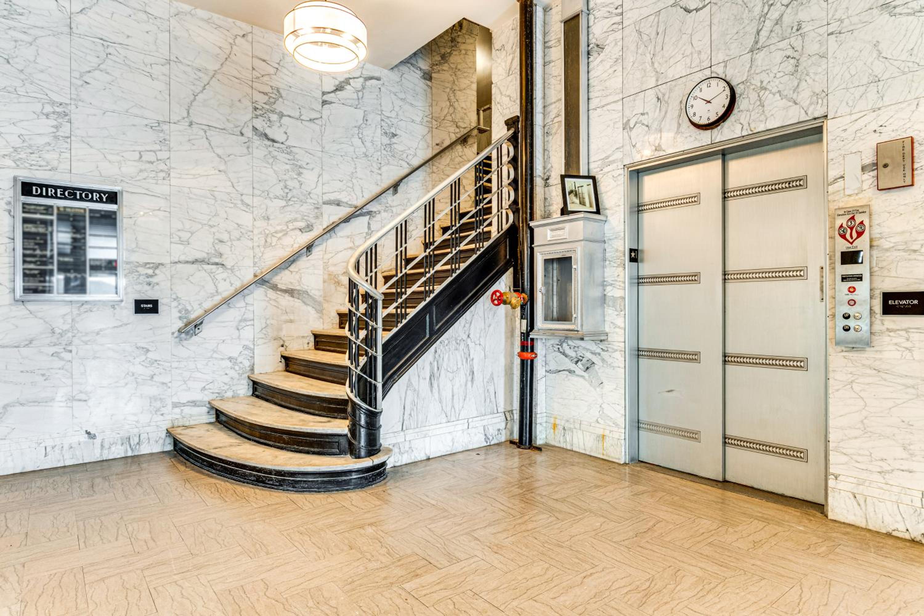 Modern Elegance Timeless Crawfordsville Studio!