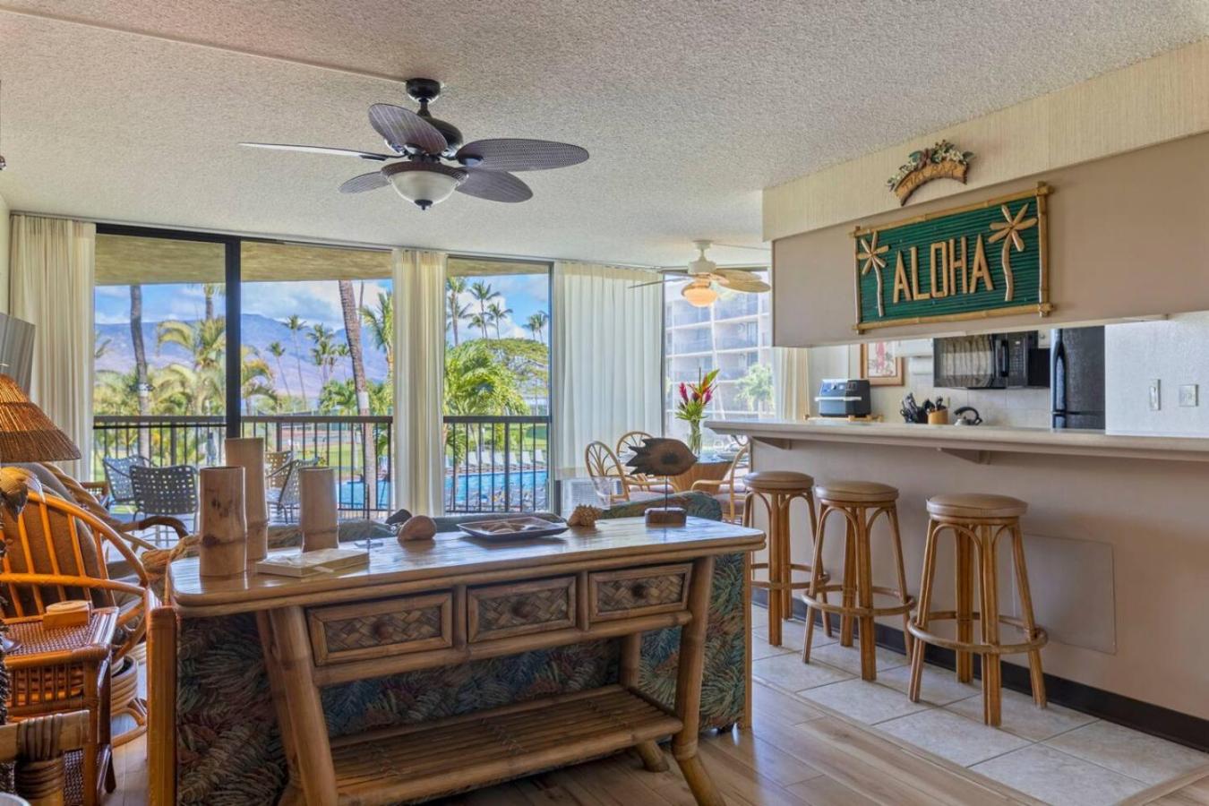 Oceanfront Paradise Maui Sunset 2BR2BA Condo