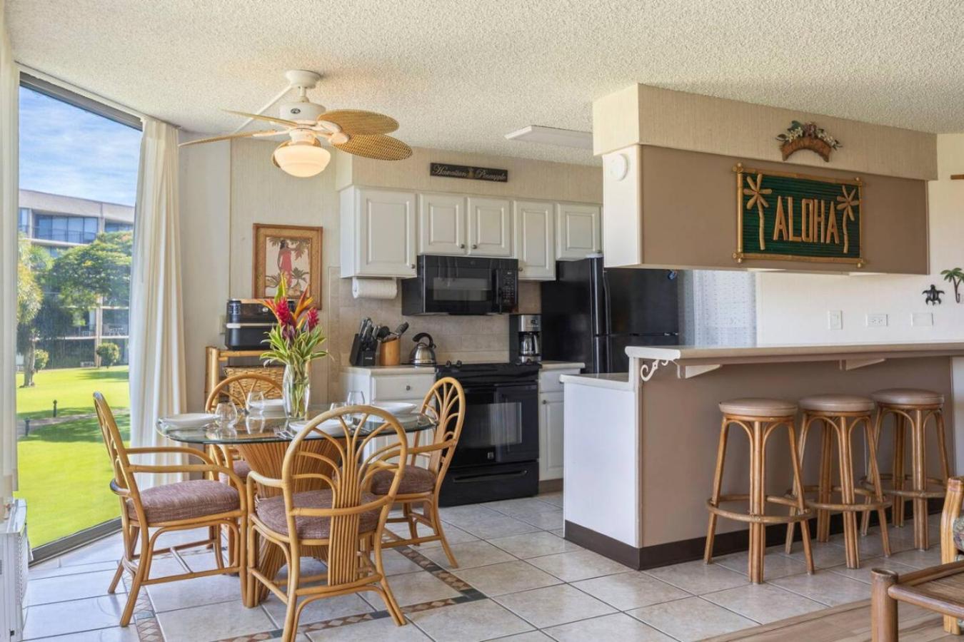 Oceanfront Paradise Maui Sunset 2BR2BA Condo