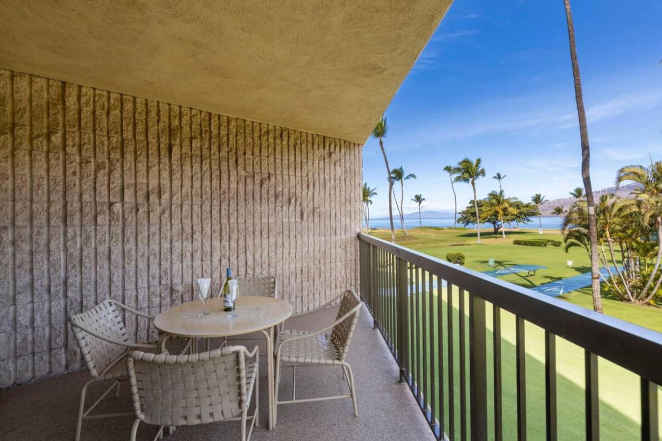 Oceanfront Paradise Maui Sunset 2BR2BA Condo