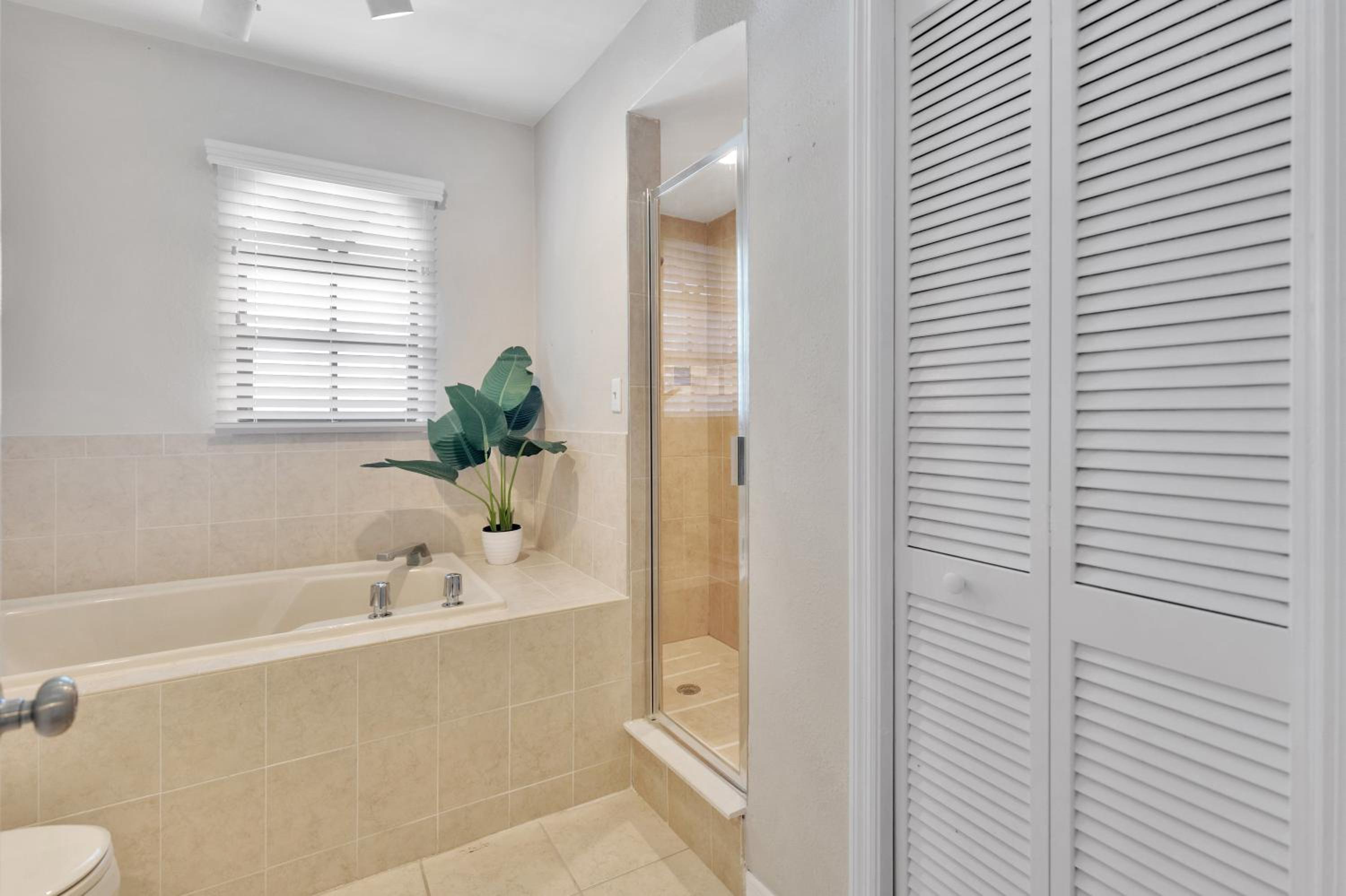 Villa Valentino Luxury 8BR Villa with Heated Pool