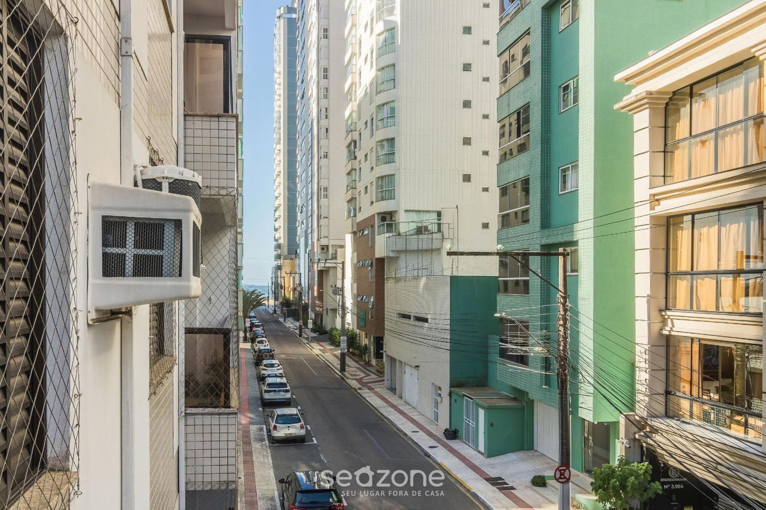 Apt w/ 3 bedrooms, 120m from the beach LHE0201