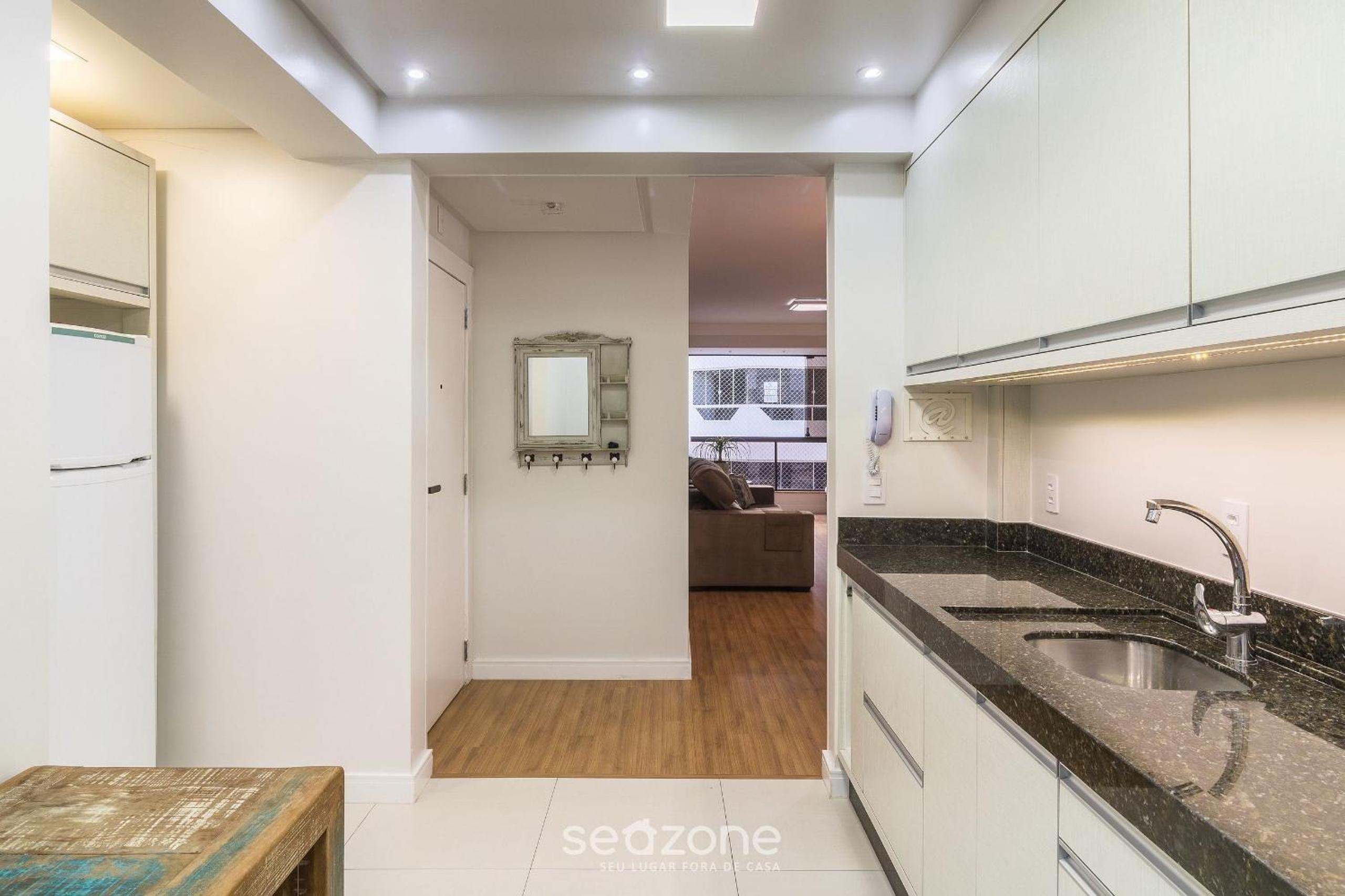 Apt w/ 3 bedrooms, 120m from the beach LHE0201