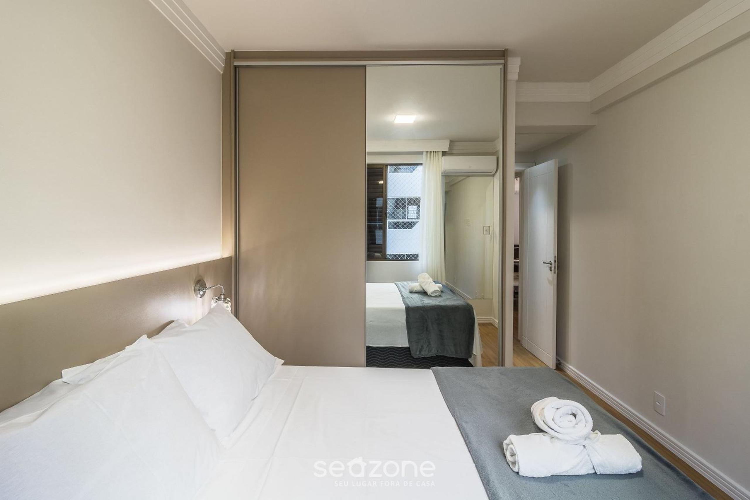 Apt w/ 3 bedrooms, 120m from the beach LHE0201