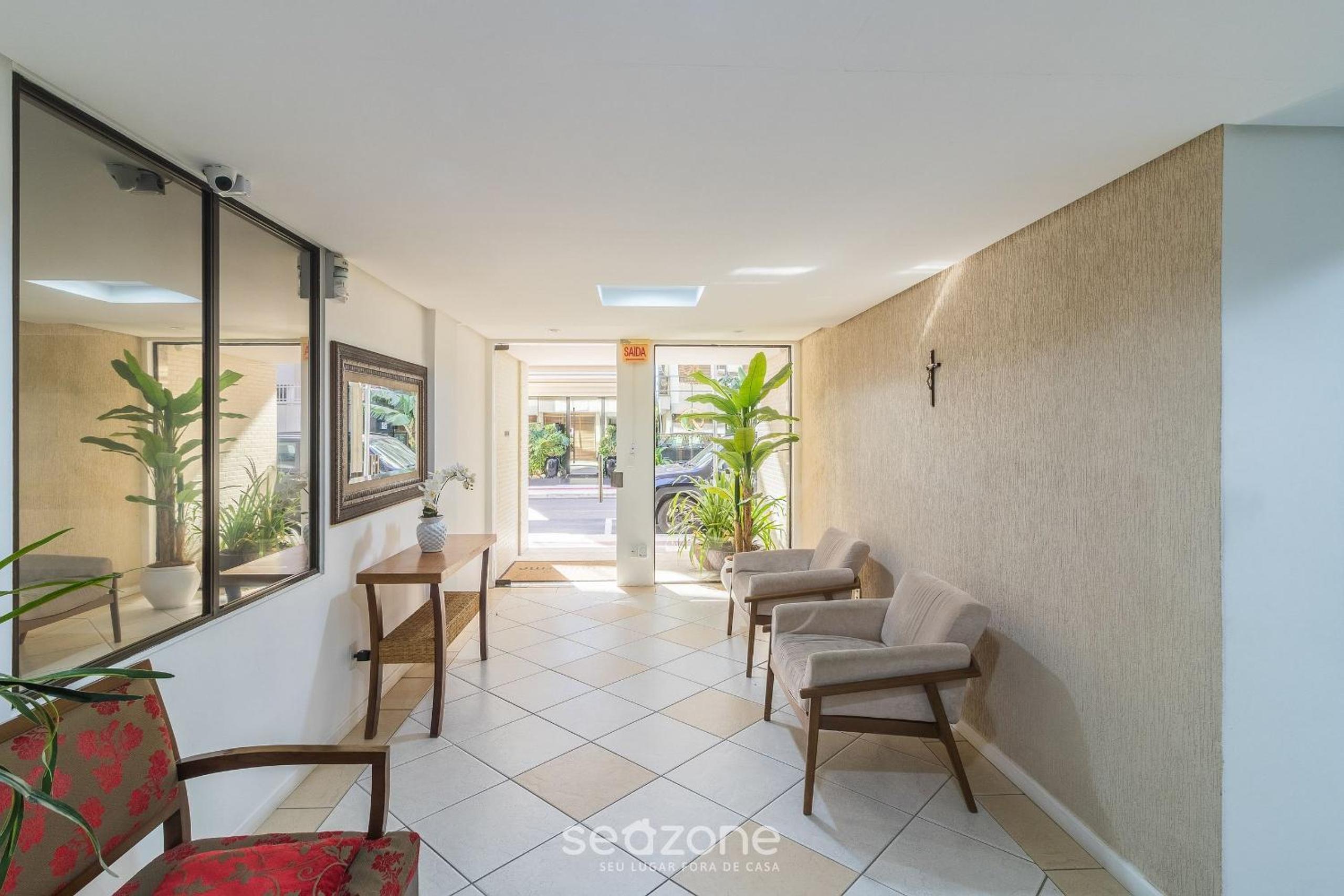 Apt w/ 3 bedrooms, 120m from the beach LHE0201