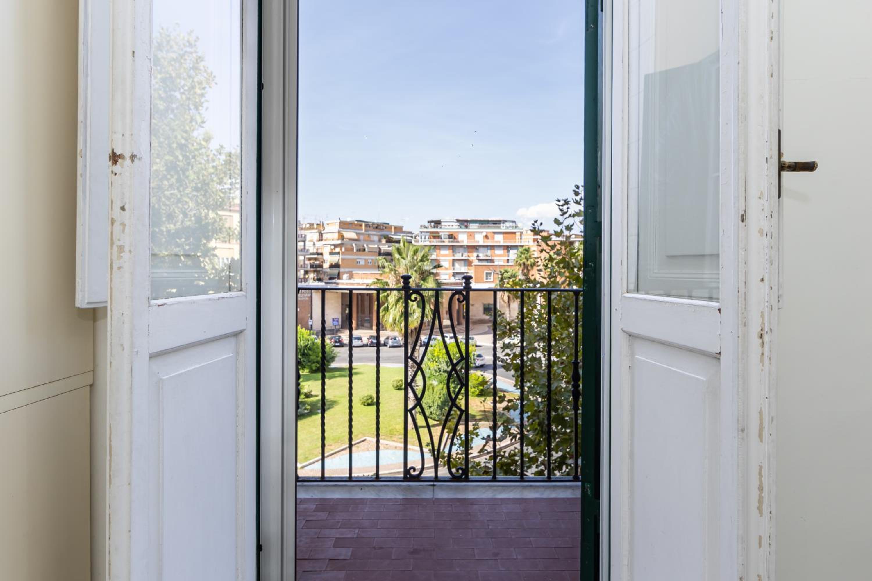 Marina - appartamento in centro al mare Ostia