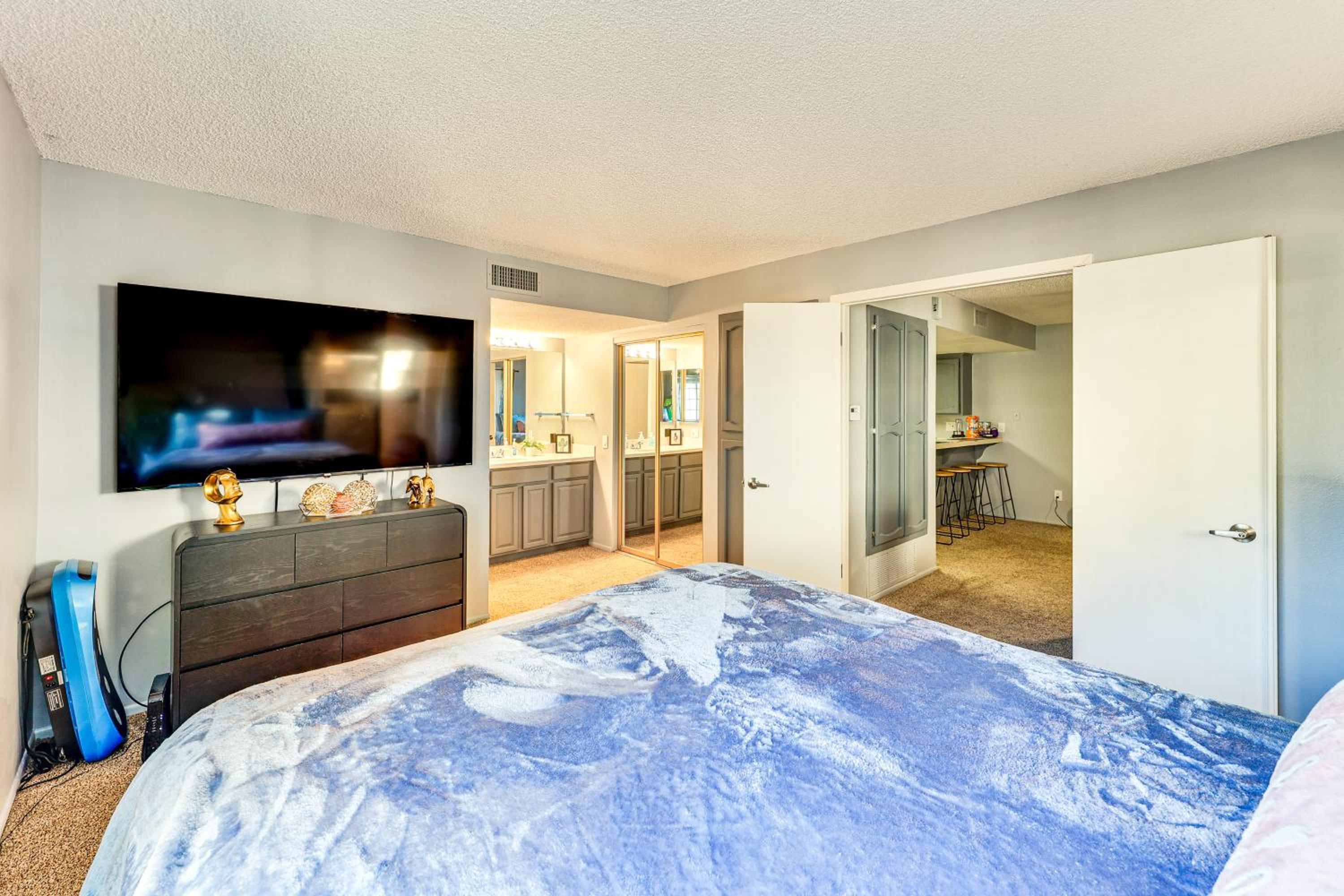 Ground-Level Getaway 3 Mi to Bullhead City Parks