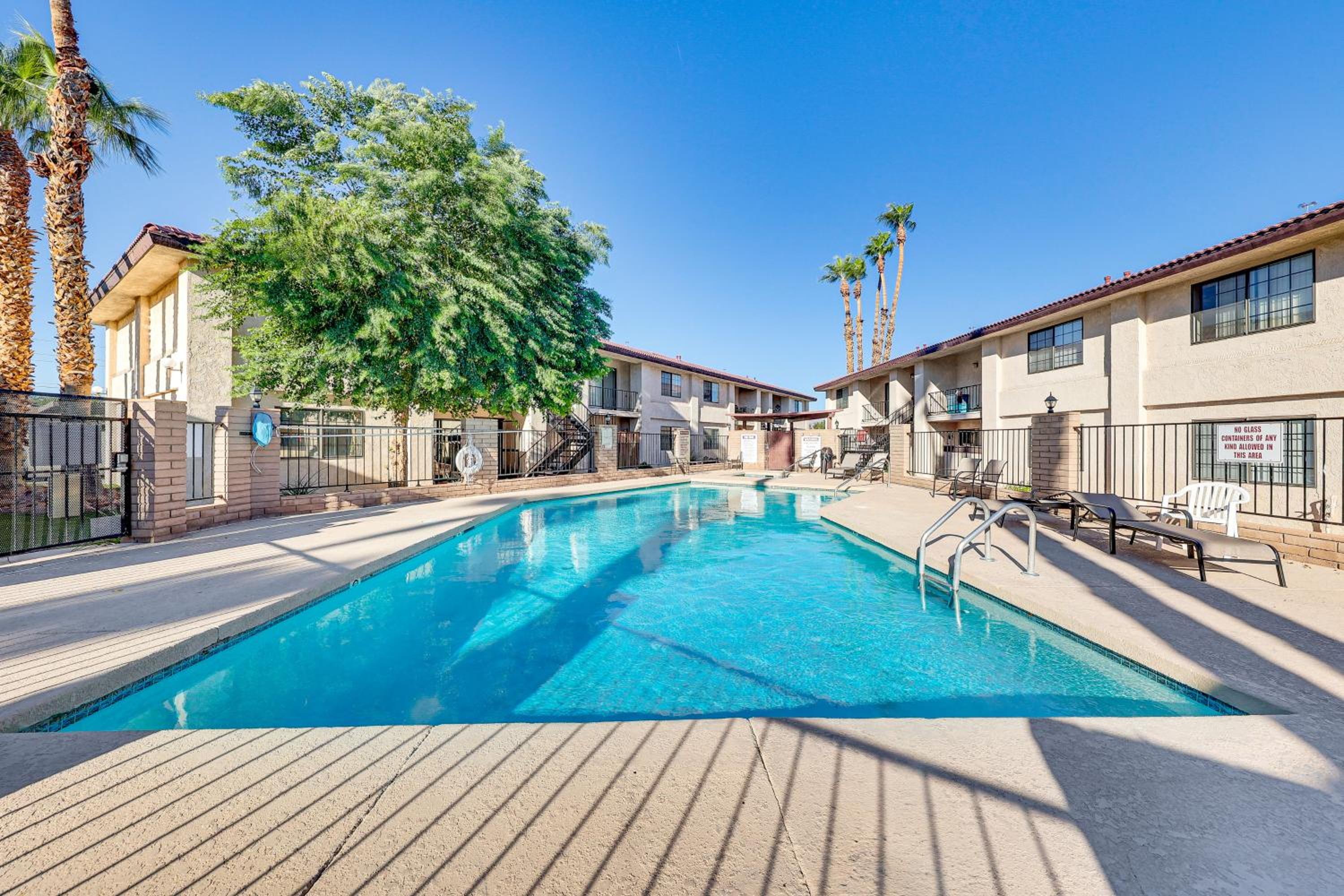 Ground-Level Getaway 3 Mi to Bullhead City Parks