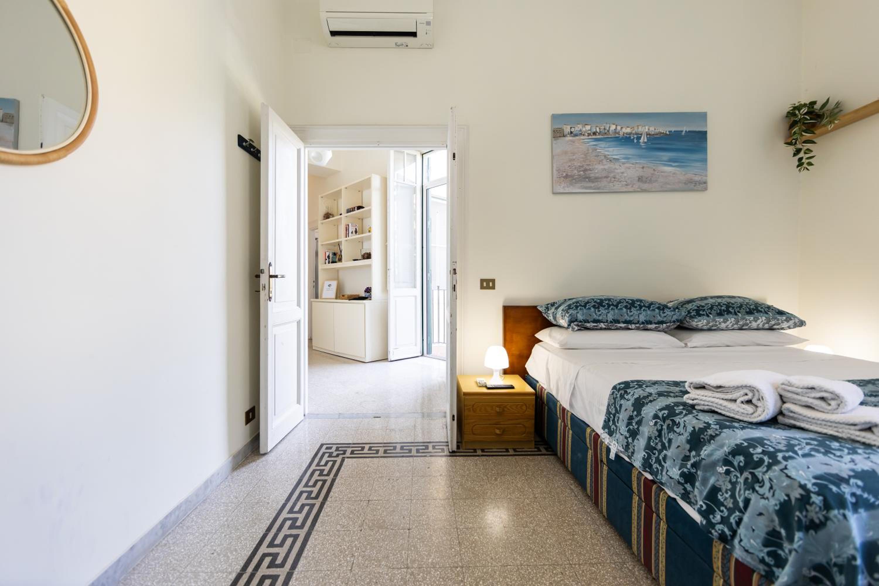 Marina - appartamento in centro al mare Ostia