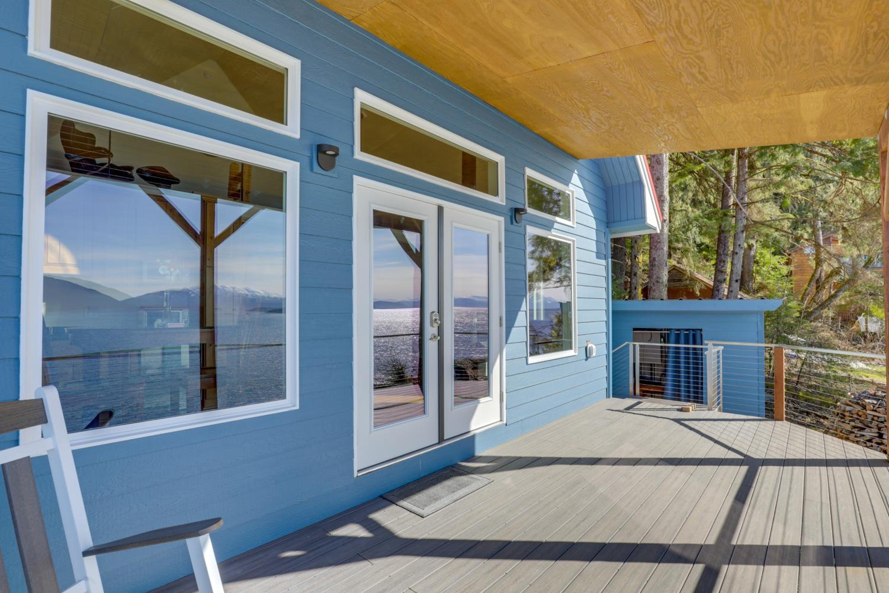 Whale Watching at Beachfront Cottage in Juneau!