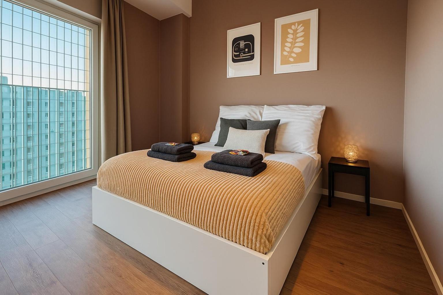 Homely! Skyview 2-Room Apartment, Airport, Fair, Rooftop, Gym!