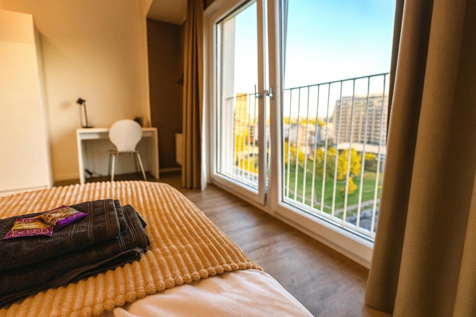 Homely! Skyview 2-Room Apartment, Airport, Fair, Rooftop, Gym!