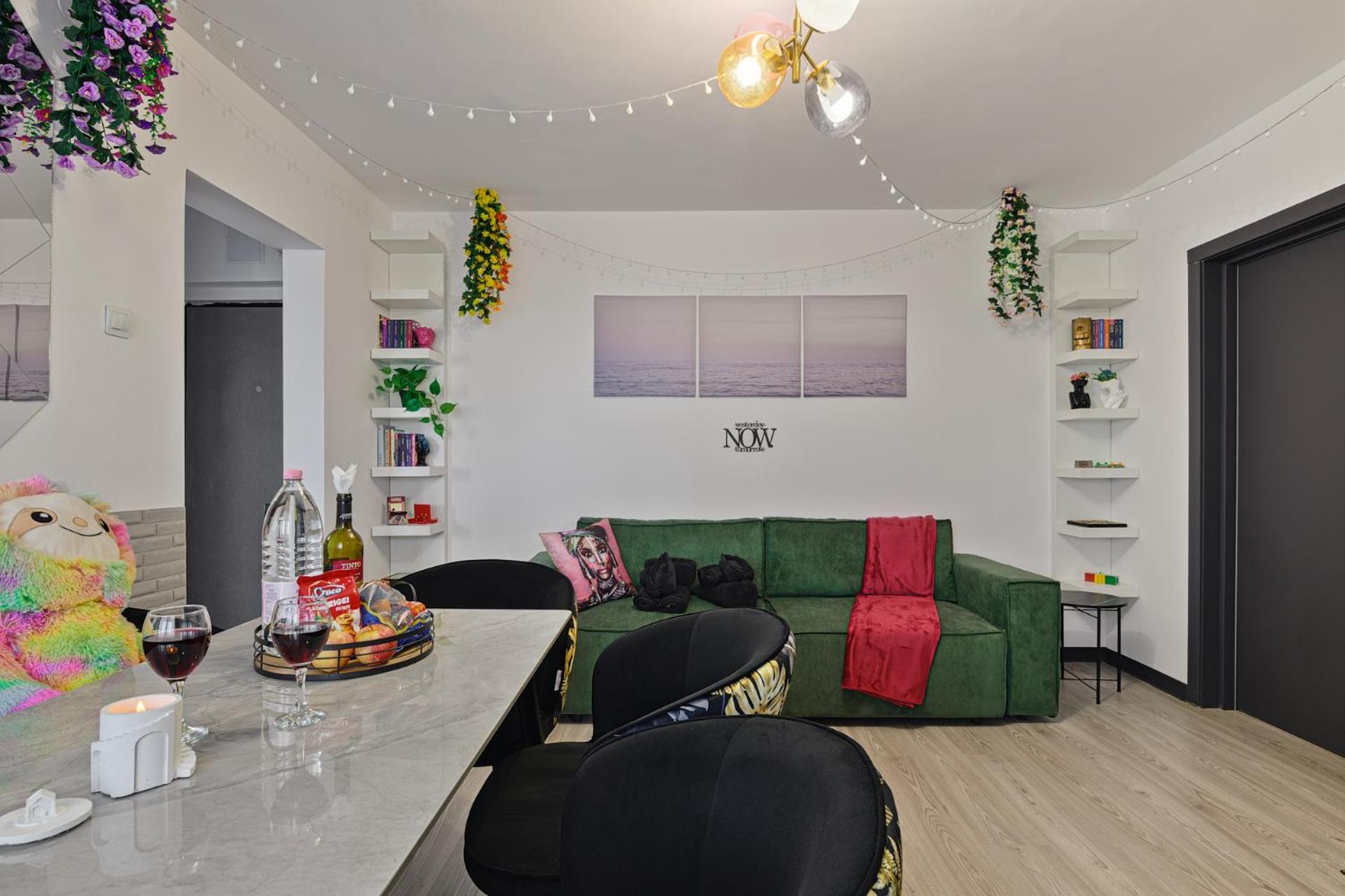 CityView Full Kitchen 2 Bedroom Apartment AC