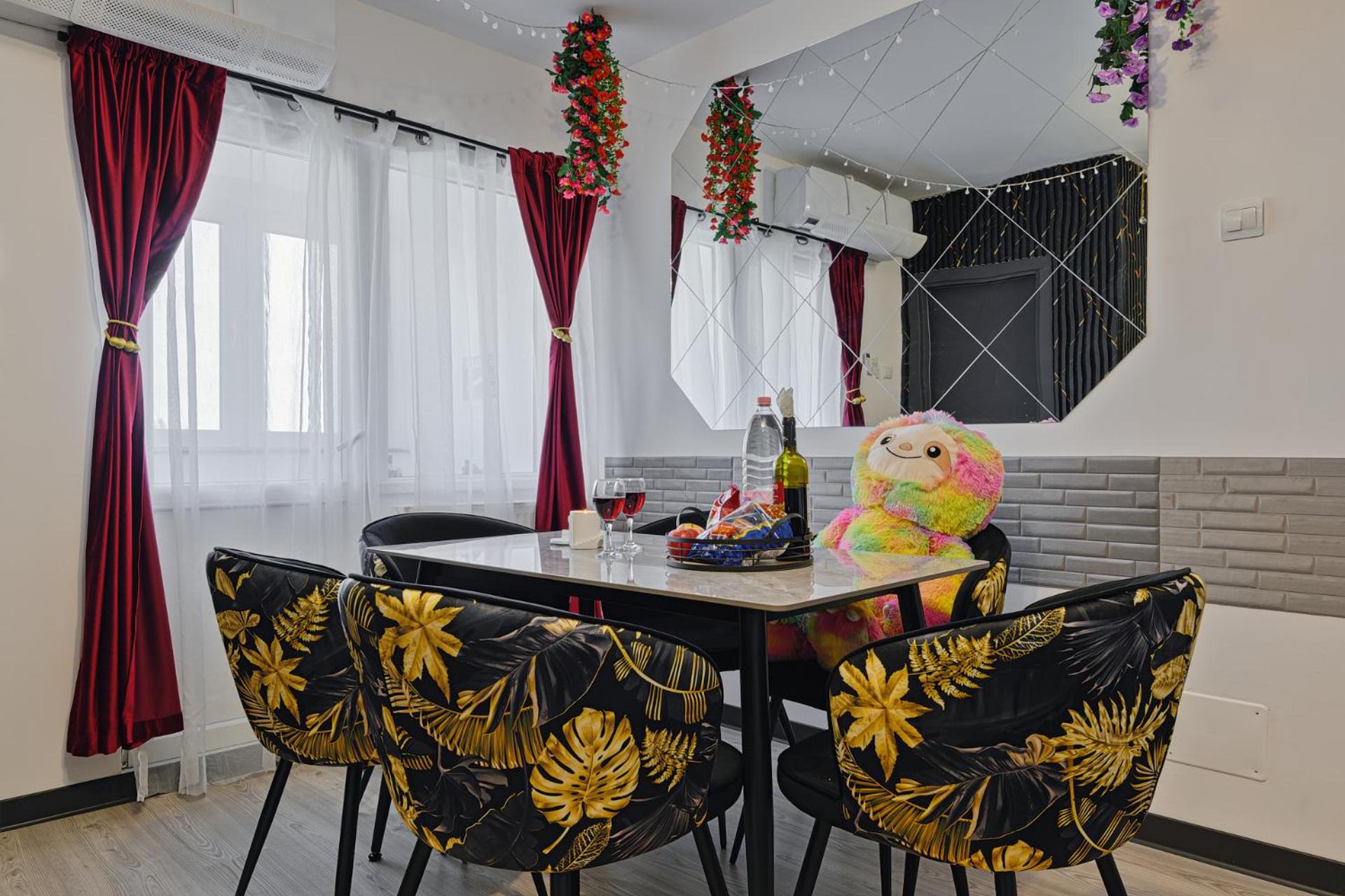 CityView Full Kitchen 2 Bedroom Apartment AC