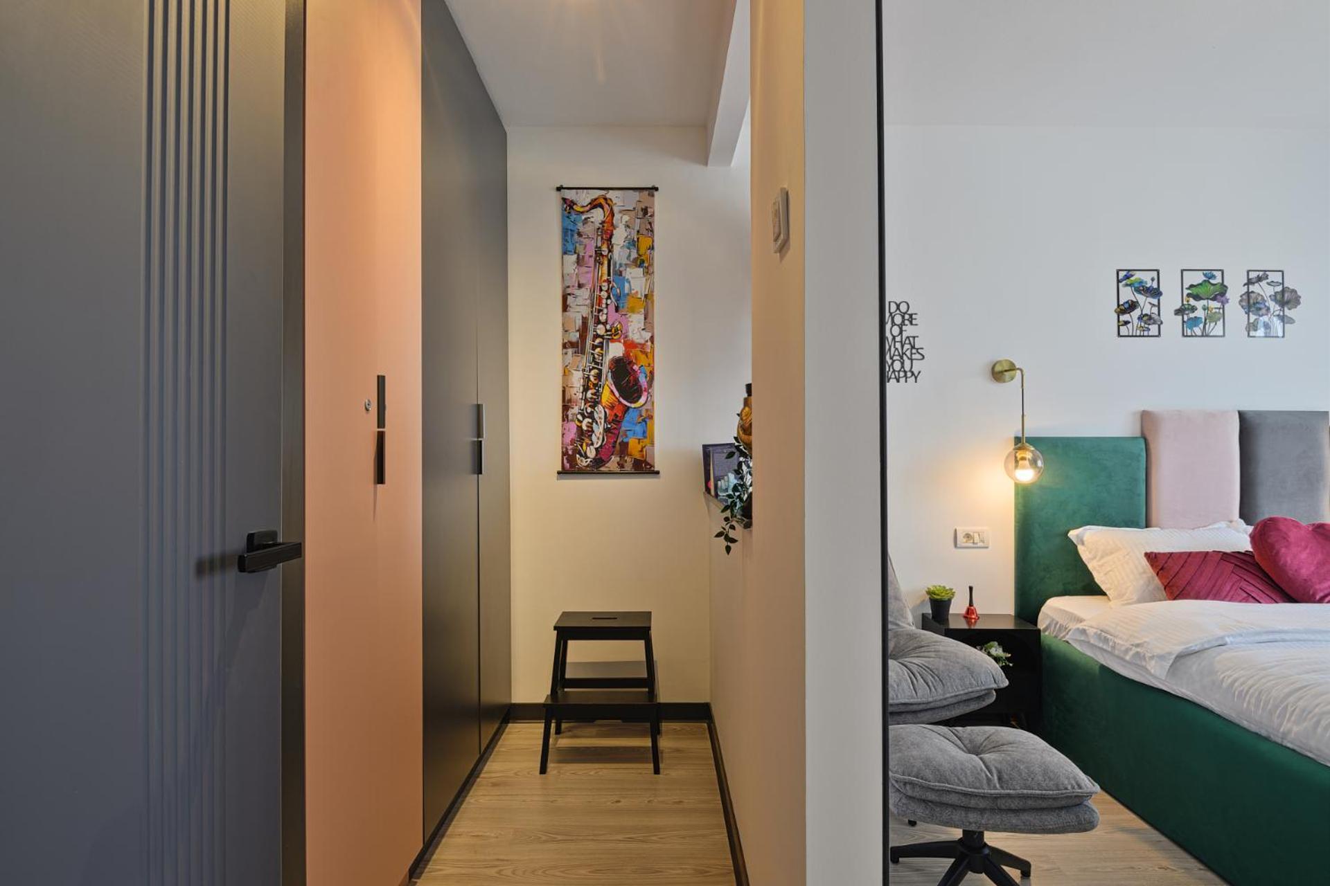 CityView Full Kitchen 2 Bedroom Apartment AC