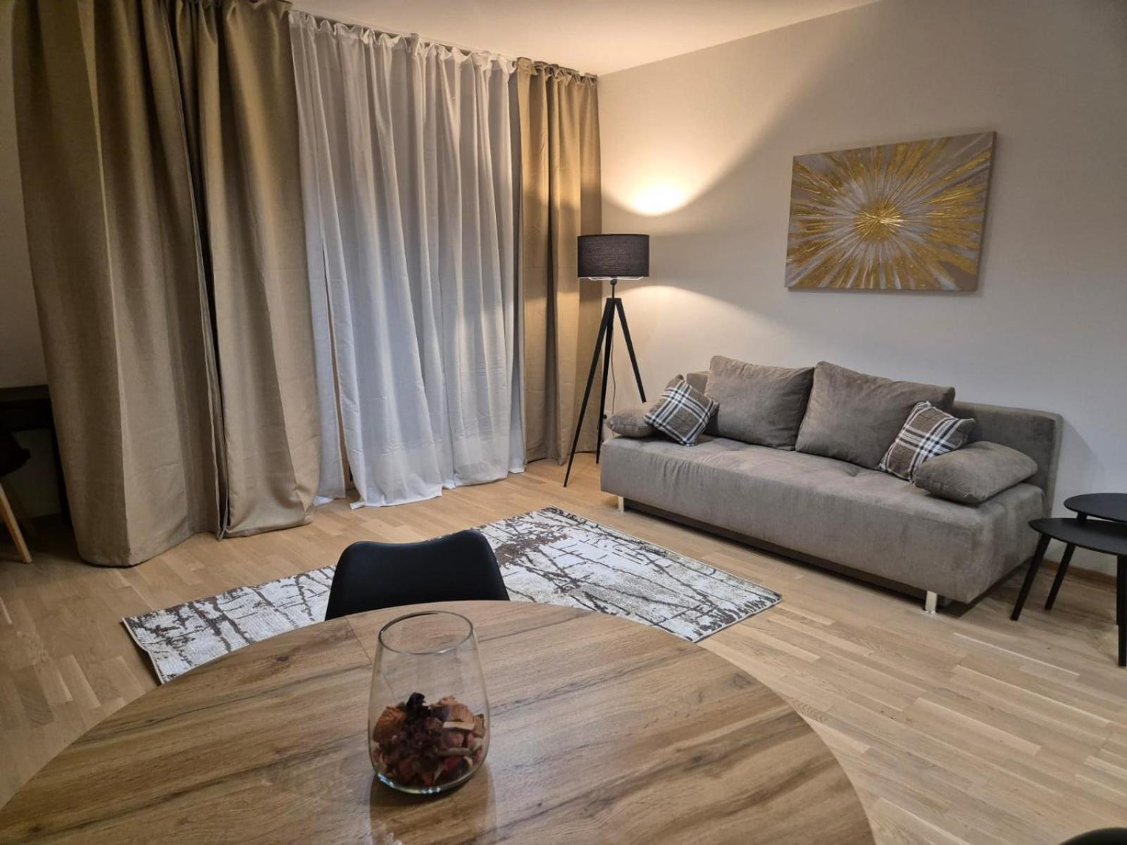 Smichov Luxury Apartments with Free Parking