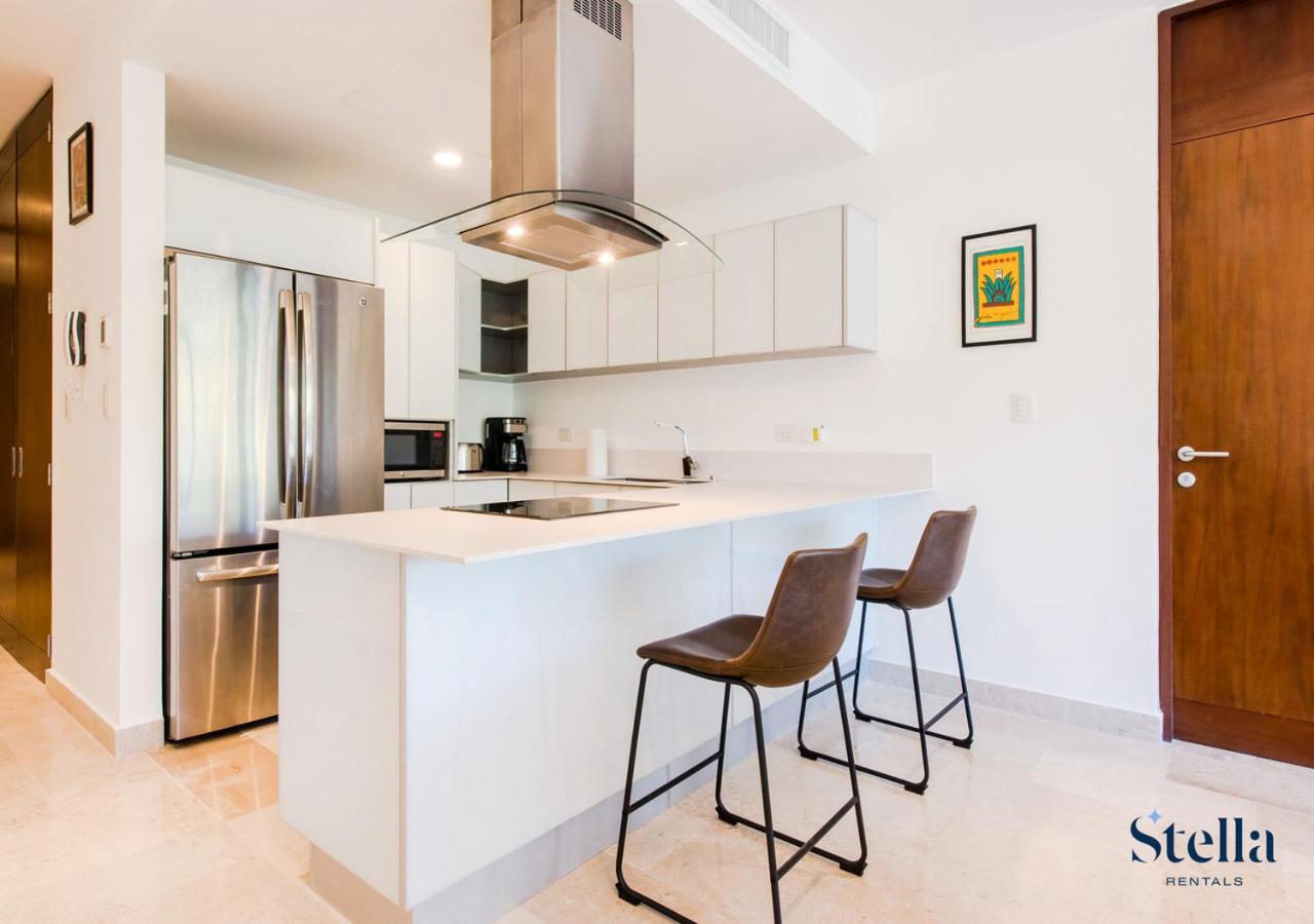 Condos with Private Jacuzzi and shared Ocean View Roof pool