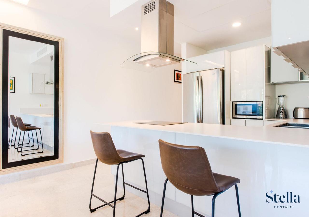 Condos with Private Jacuzzi and shared Ocean View Roof pool