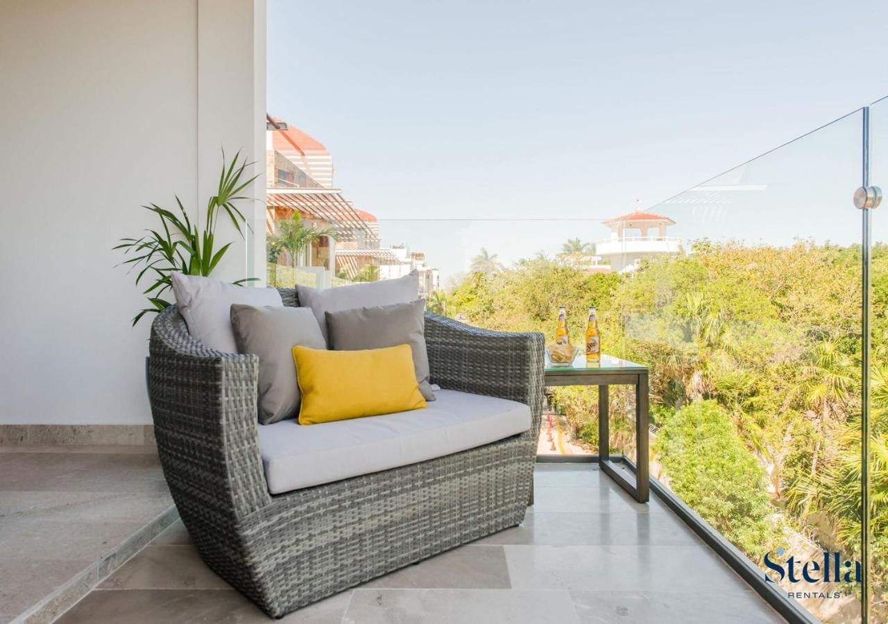 Condos with Private Jacuzzi and shared Ocean View Roof pool