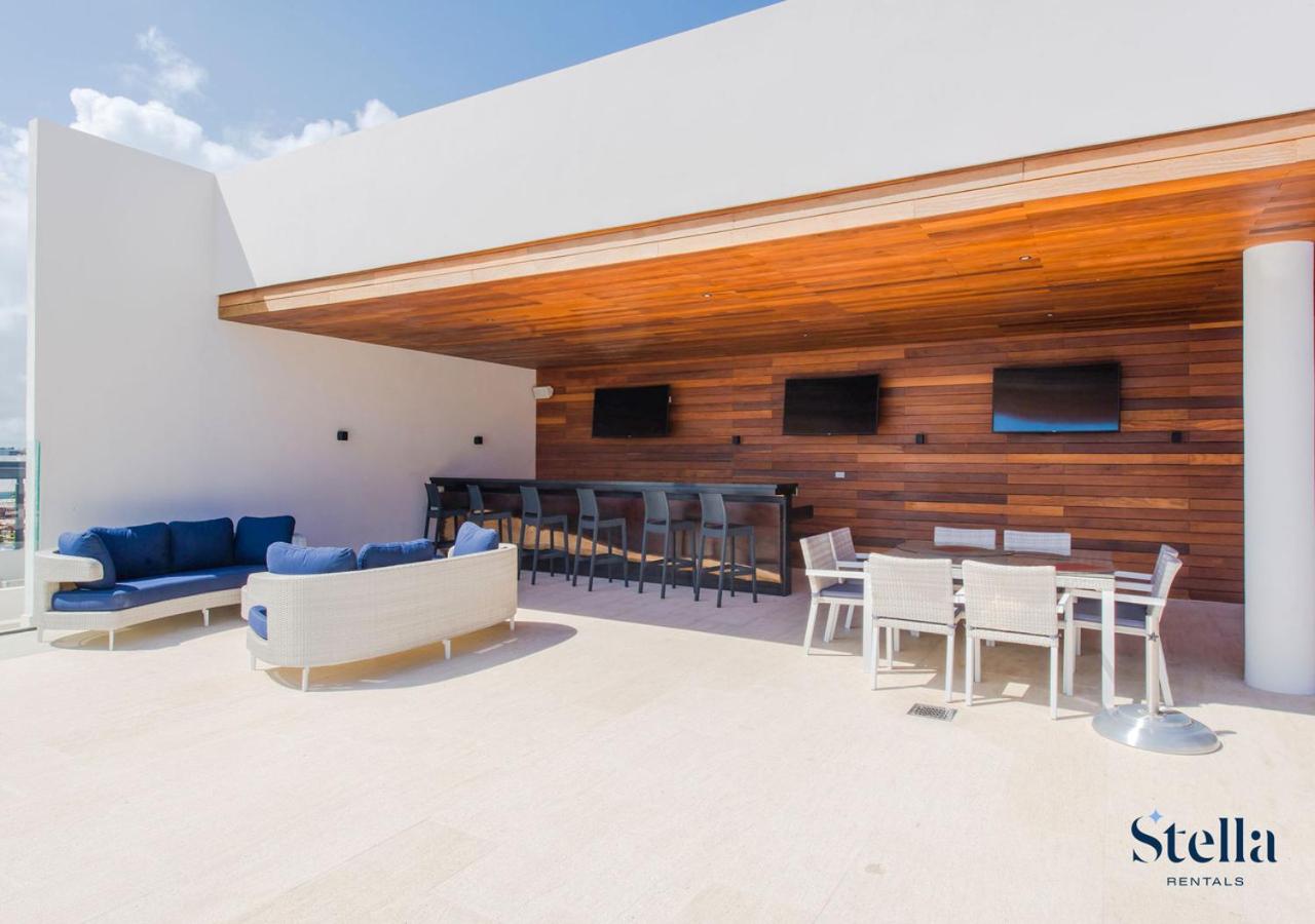 Condos with Private Jacuzzi and shared Ocean View Roof pool
